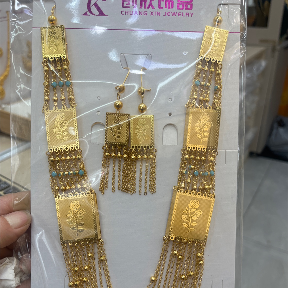 铜两件套水晶锆石瓜链套链头饰时尚饰品配饰女款铜两件套水晶锆石瓜链套链头饰时尚饰品配饰女款铜两件套水晶锆石瓜链套链头饰时尚