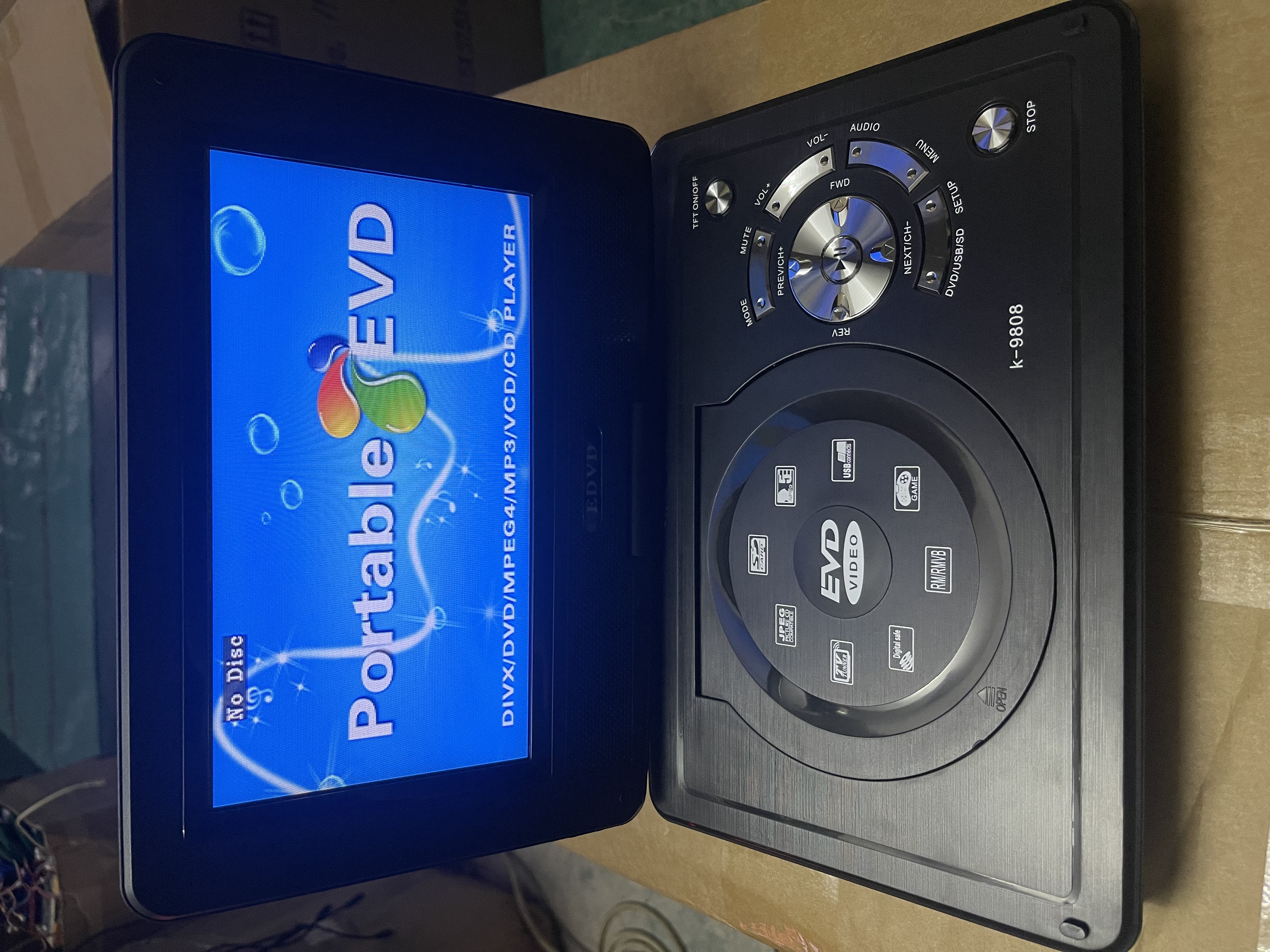 9寸移动DVD现货便宜处理，原价140，现在90便宜处理。需要请联系，请勿直接拍产品图