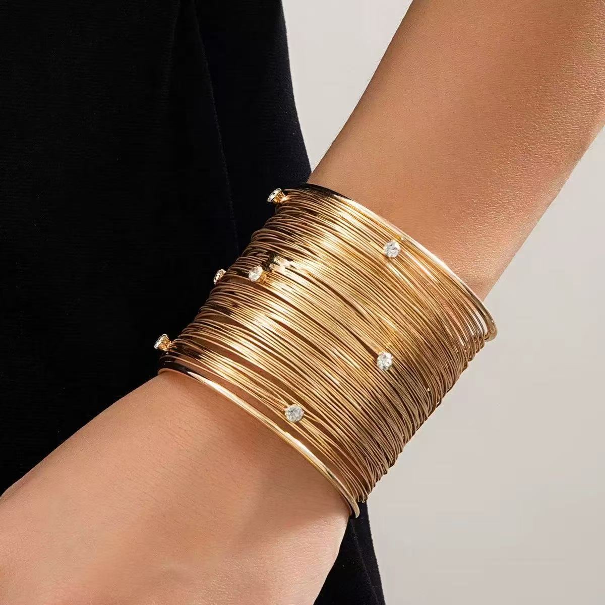 Fashionable stainless steel bracelet, sand gold copper acrylic with a touch of color, simple and trendy women's accessory