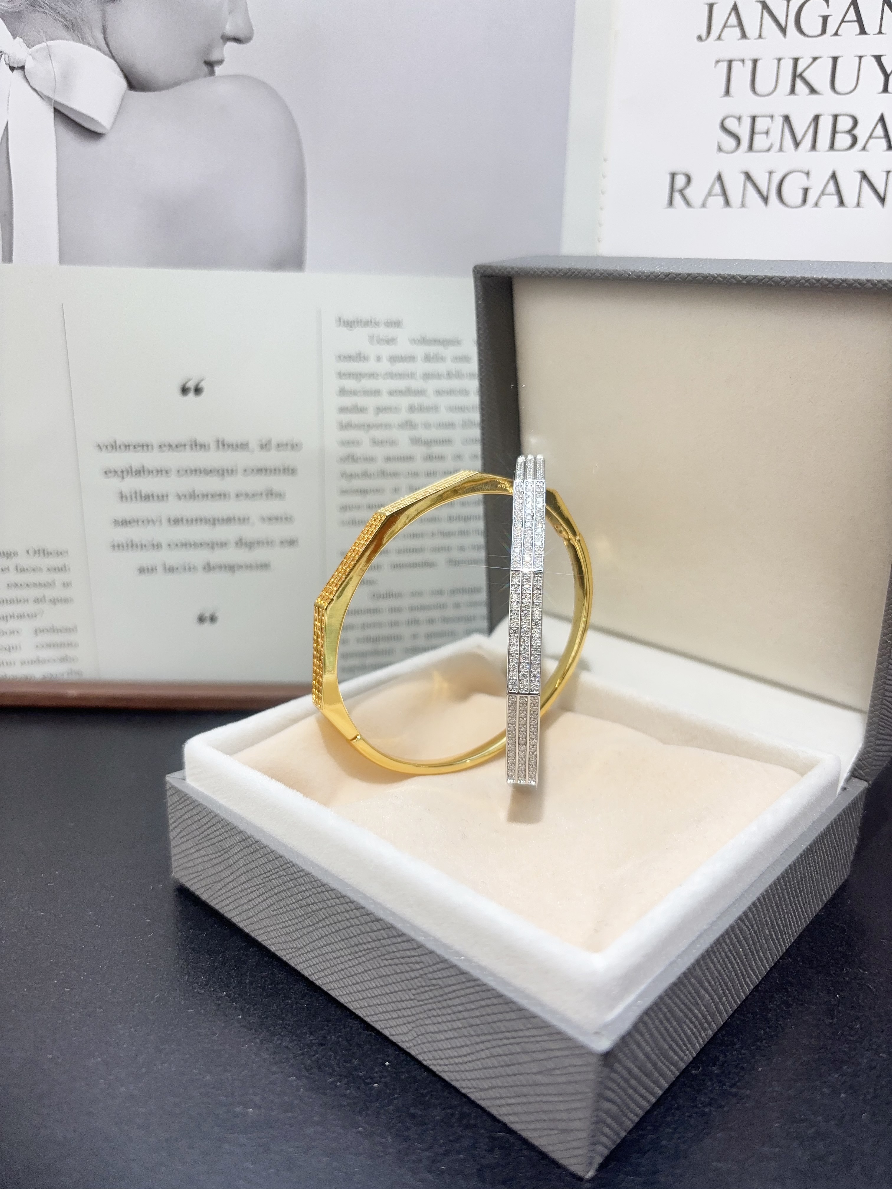 手镯时尚简约百搭女士手链饰品