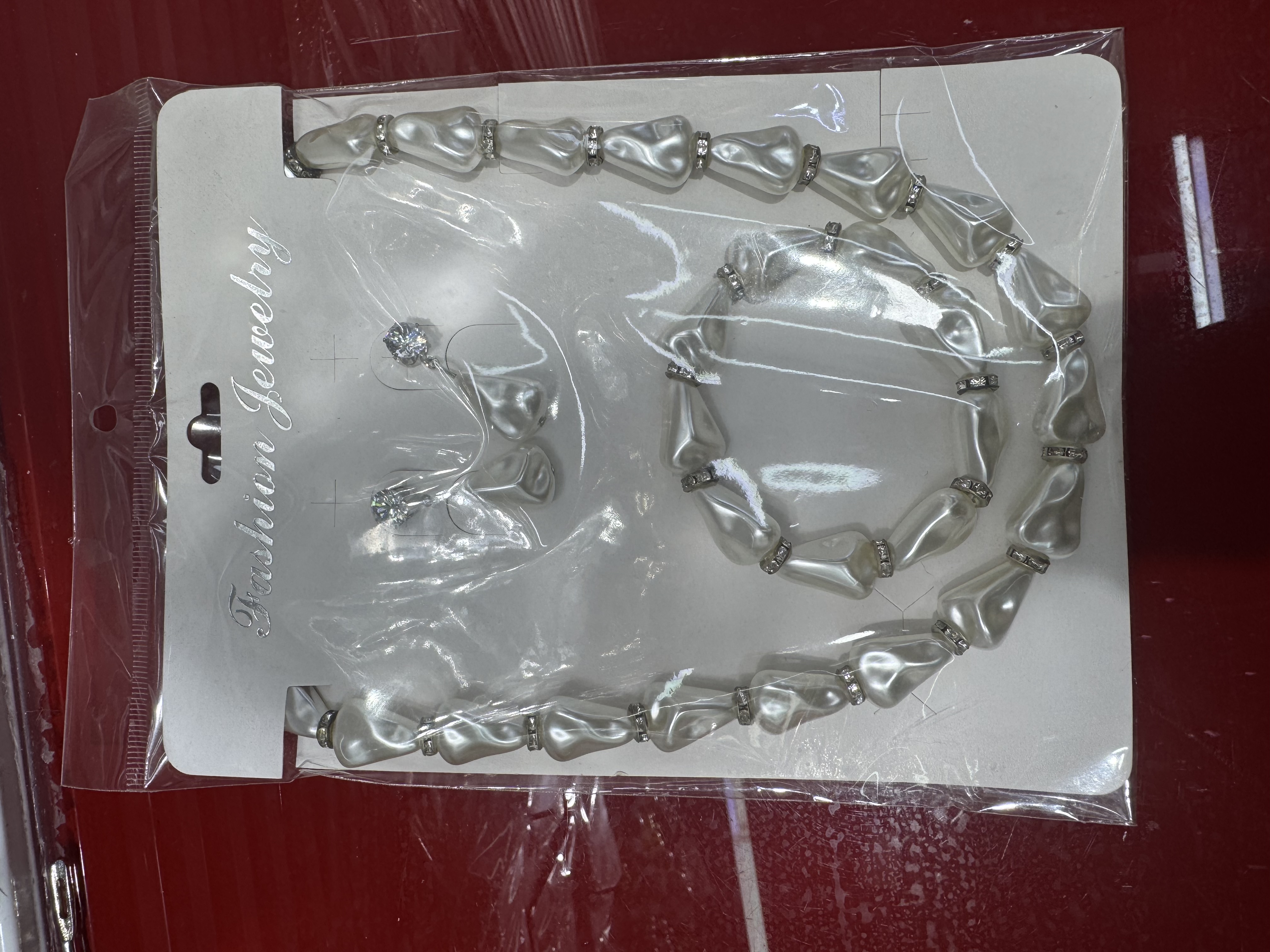 亚克力珍珠项链，非洲流行饰品，欢迎新老客户，光临惠顾，支持珍珠项链