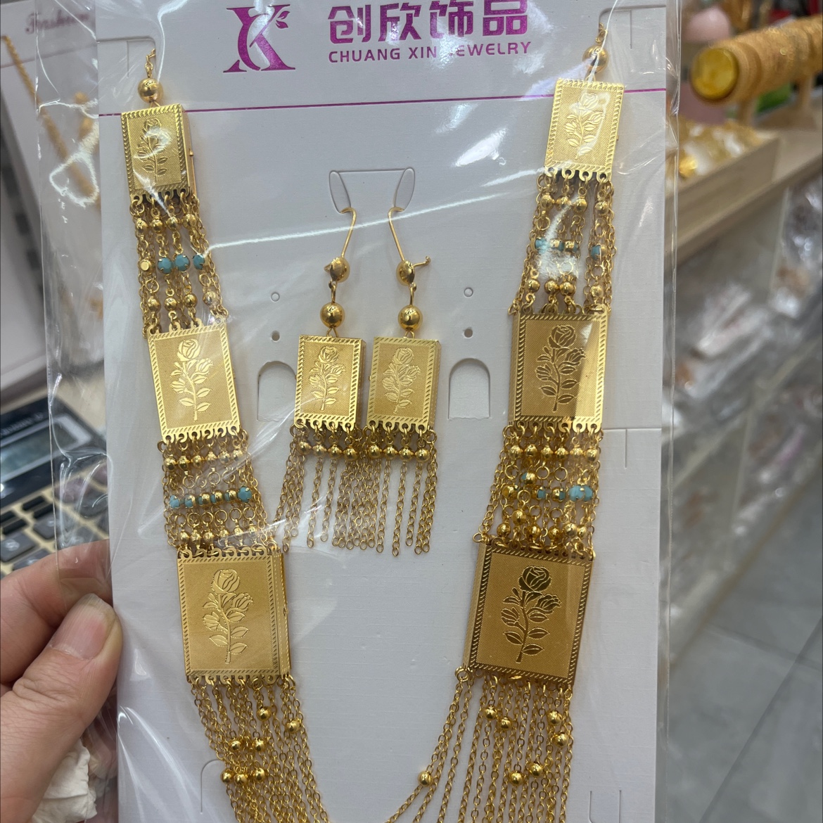 铜两件套水晶锆石瓜链套链头饰时尚饰品配饰女款铜两件套水晶锆石瓜链套链头饰时尚饰品配饰女款铜两件套水晶锆石瓜链套链头饰时尚产品图