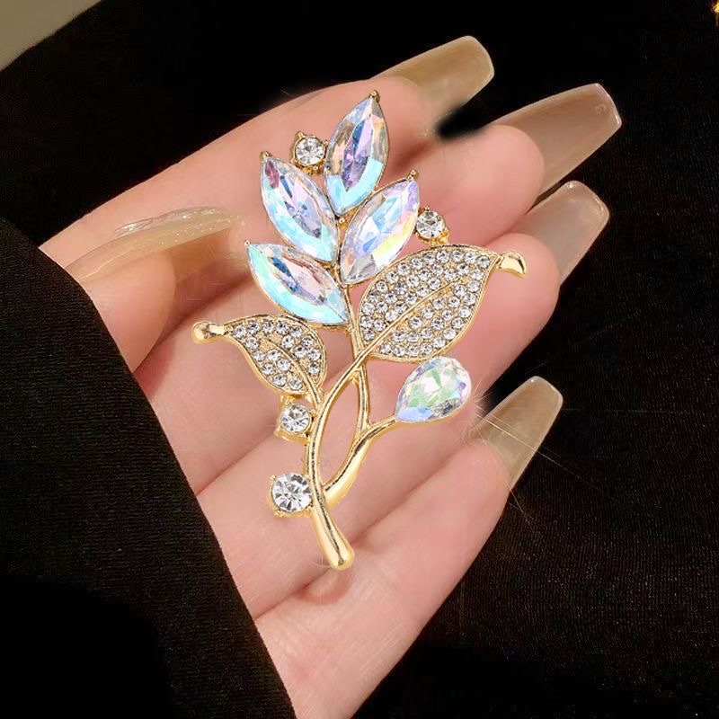 时尚女士水晶树叶胸服装装饰韩版收腰胸针配饰简约百搭细节图