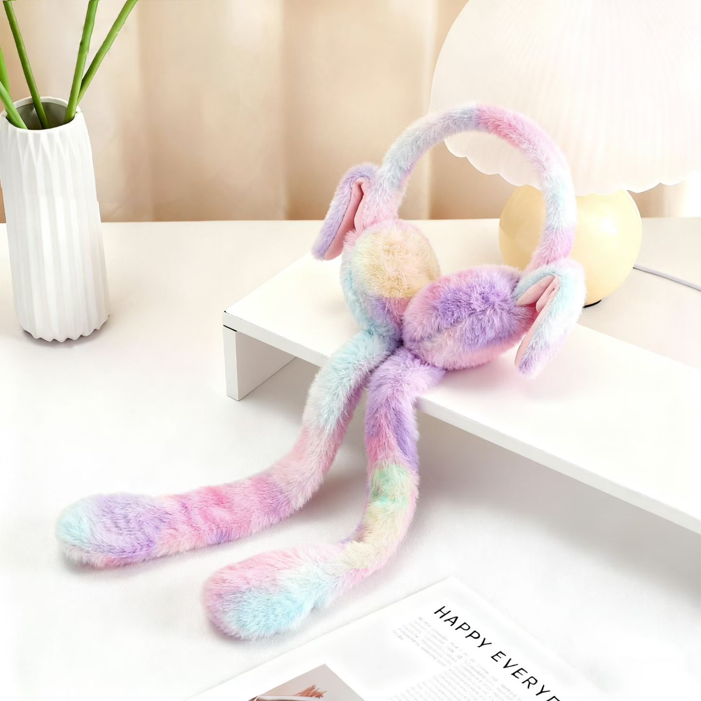 特别推荐，非常可爱毛茸茸，造型像兔子耳朵，可爱有趣，可以撬动耳朵会动，可当发箍毛绒玩具