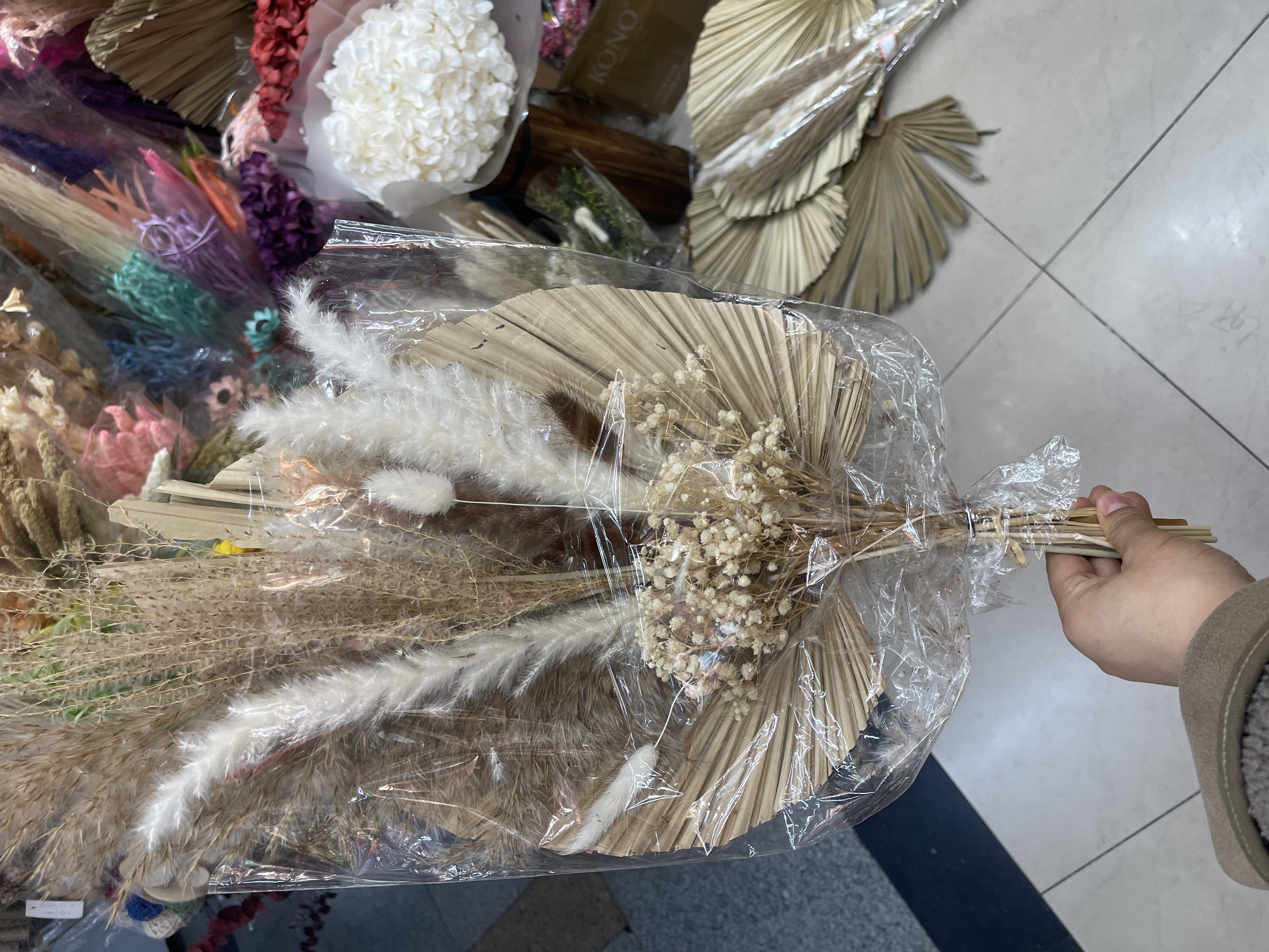 Dried flower bouquets, reed, rose, rabbit tail grass, cattail, dried flower bouquets, barley material packs detail image 2