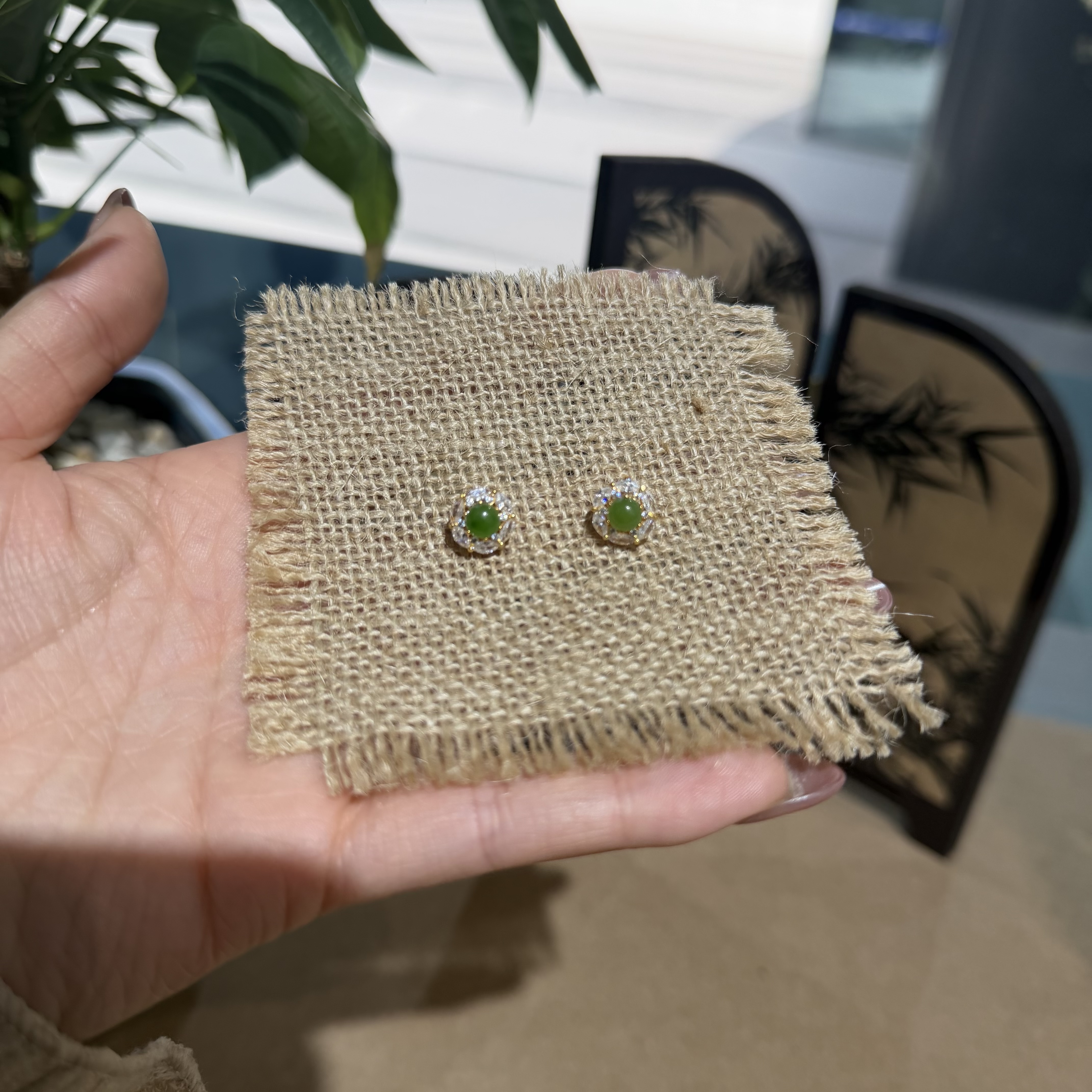 【一妃聚宝】天然和田玉碧玉耳钉女小众设计银镶耳钉时尚百搭款白底实物图