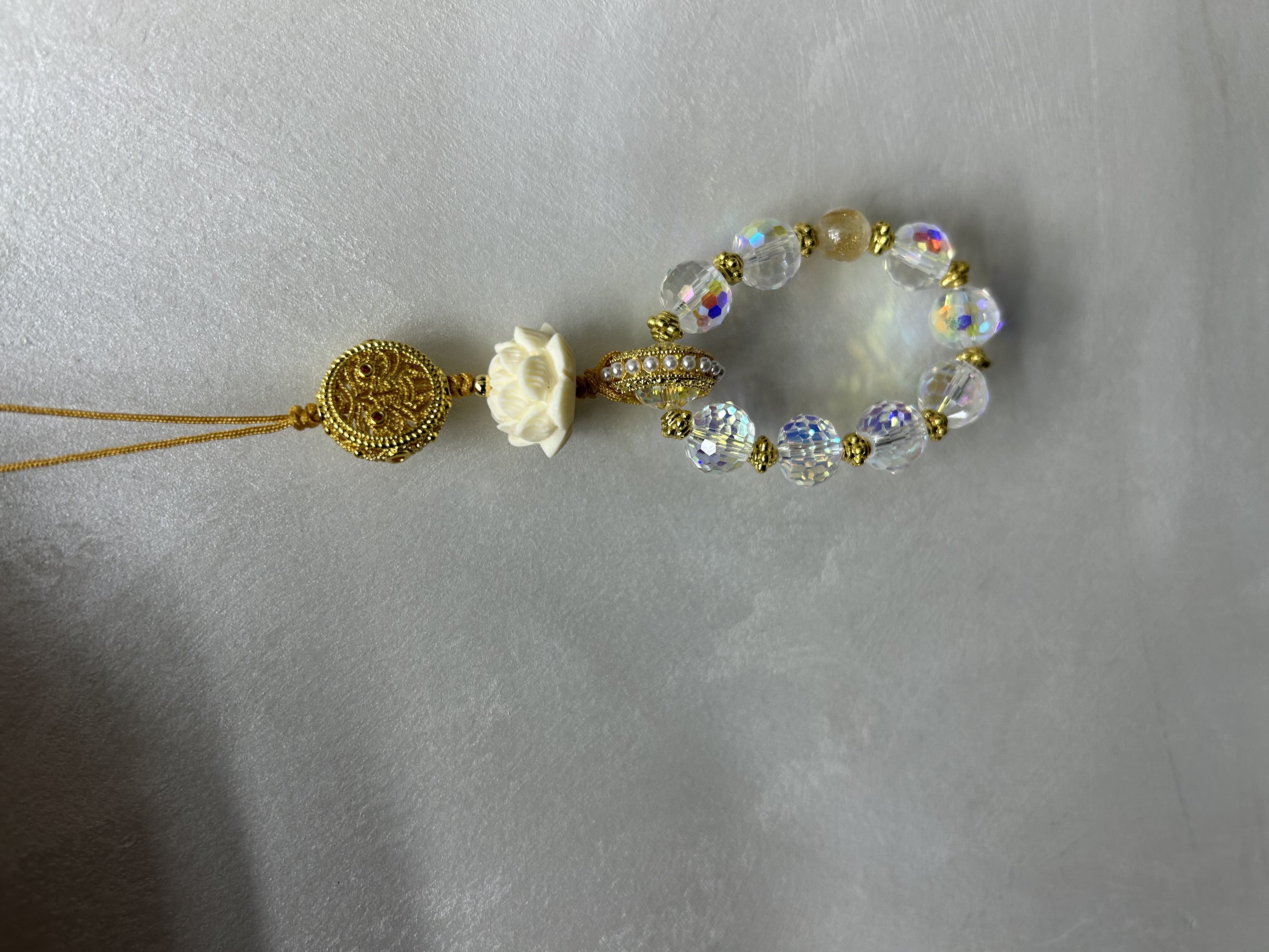 Crystal pendant, the same style as the Hangzhou temple, Huang Caicai mobile phone chain peace bag pendant, sparkling crystal, Chinese boxwood lotus decoration Application Scenario