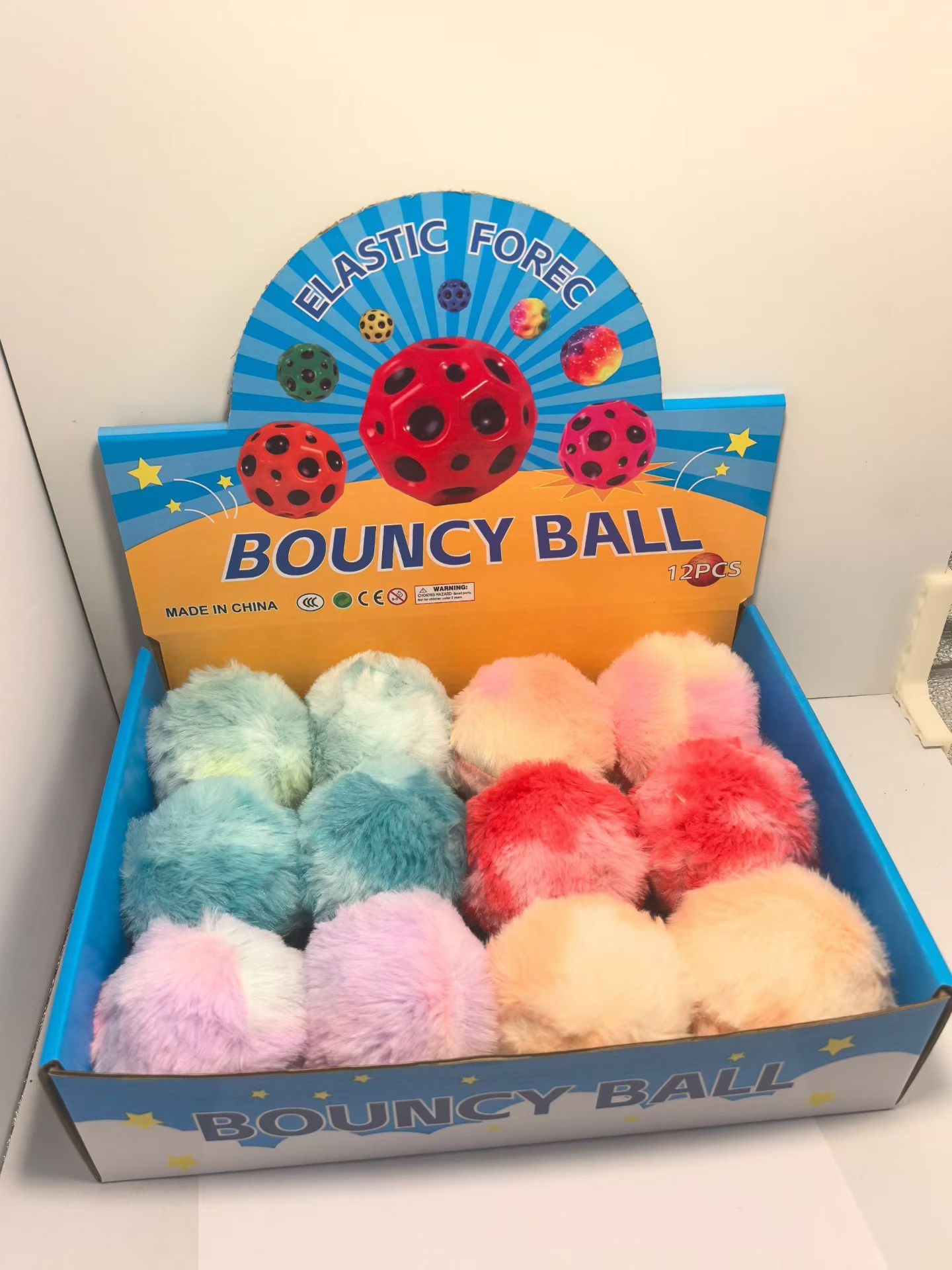 特别推荐，非常好玩的毛绒高弹球玩具球，大人小孩皆可玩，趣味运动，儿童玩具适合户外室内娱乐，随手一握，扔在地面回弹起来，接住即可，可以互动