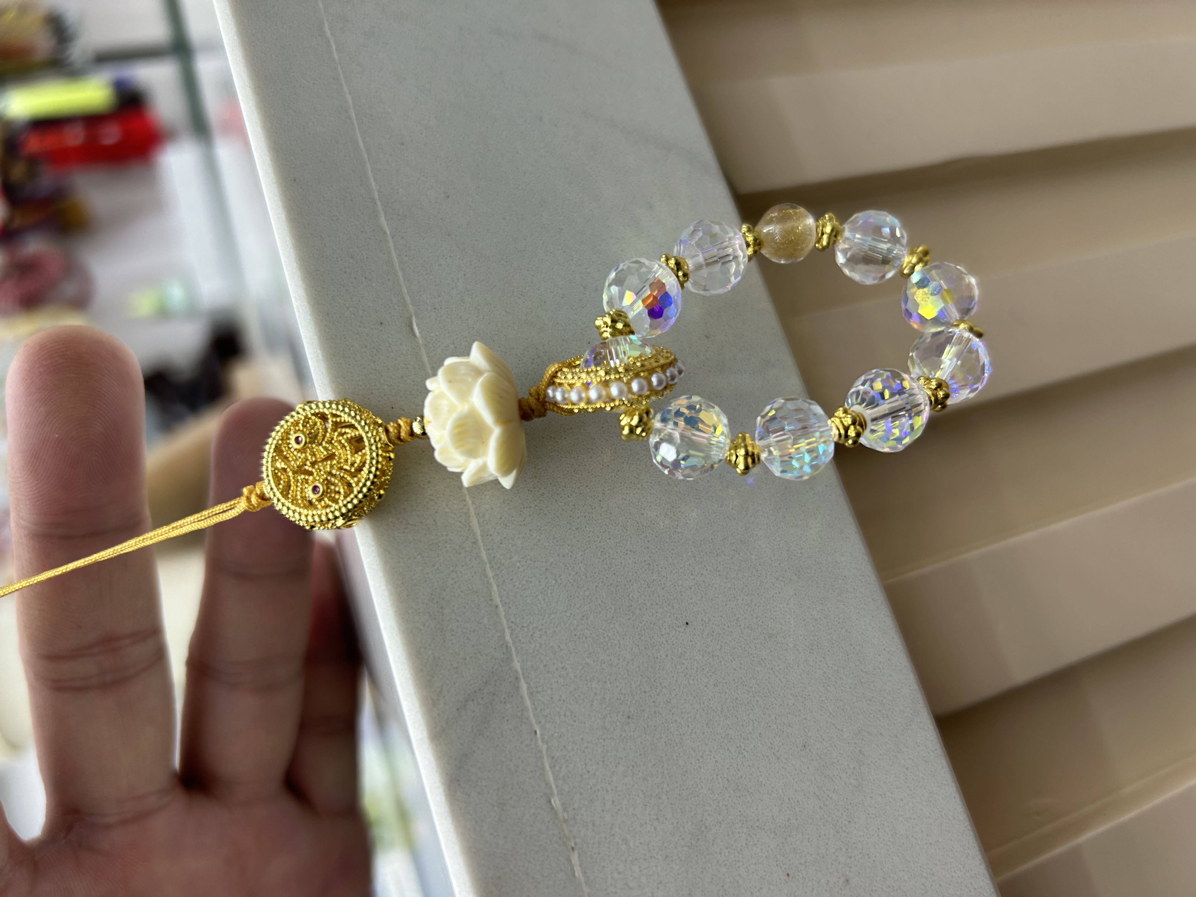 Crystal pendant, the same style as the Hangzhou temple, Huang Caicai mobile phone chain peace bag pendant, sparkling crystal, Chinese boxwood lotus decoration Specification image