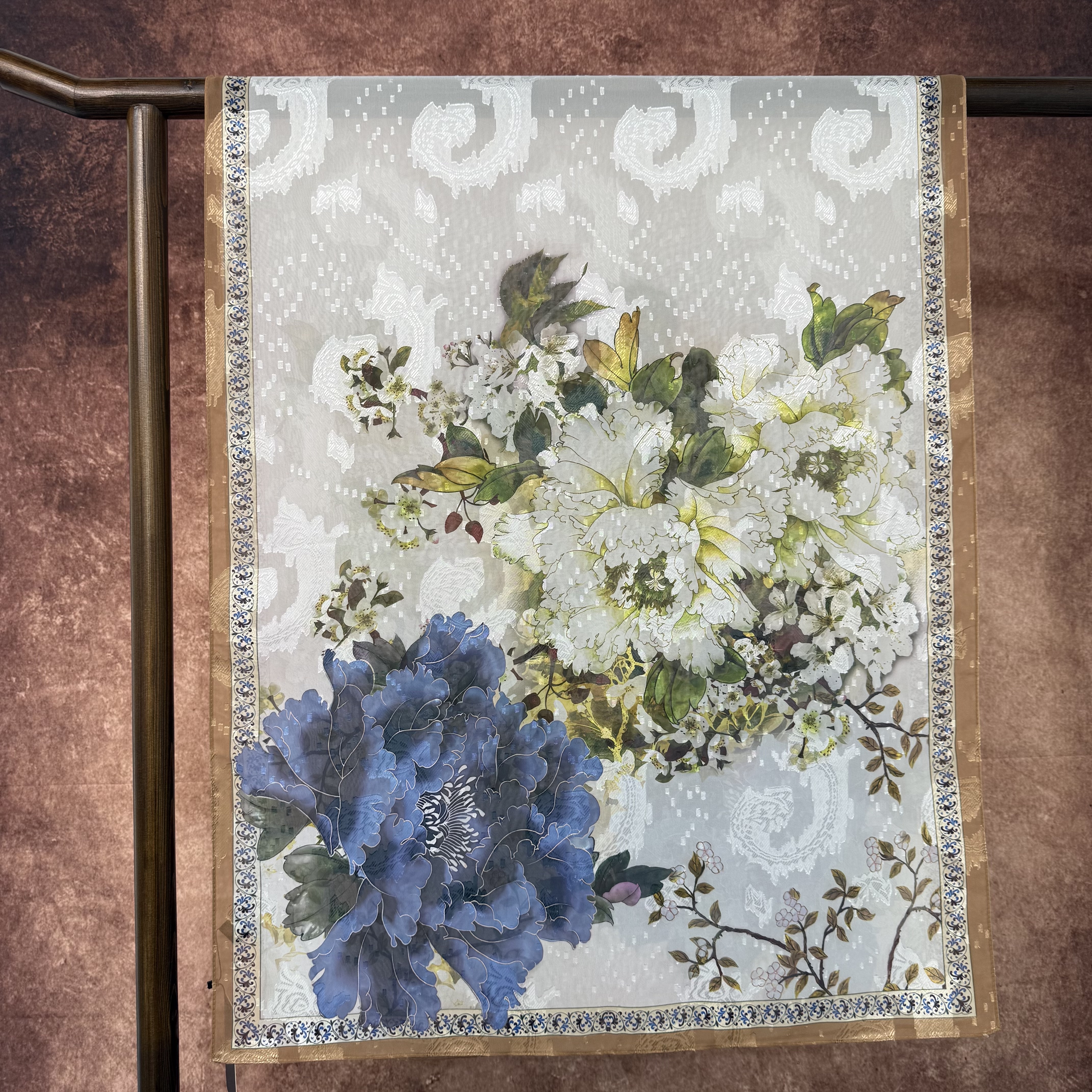 New Chinese-style shawl and scarf with blue and white peonies, long cut flower scarf, 70*180