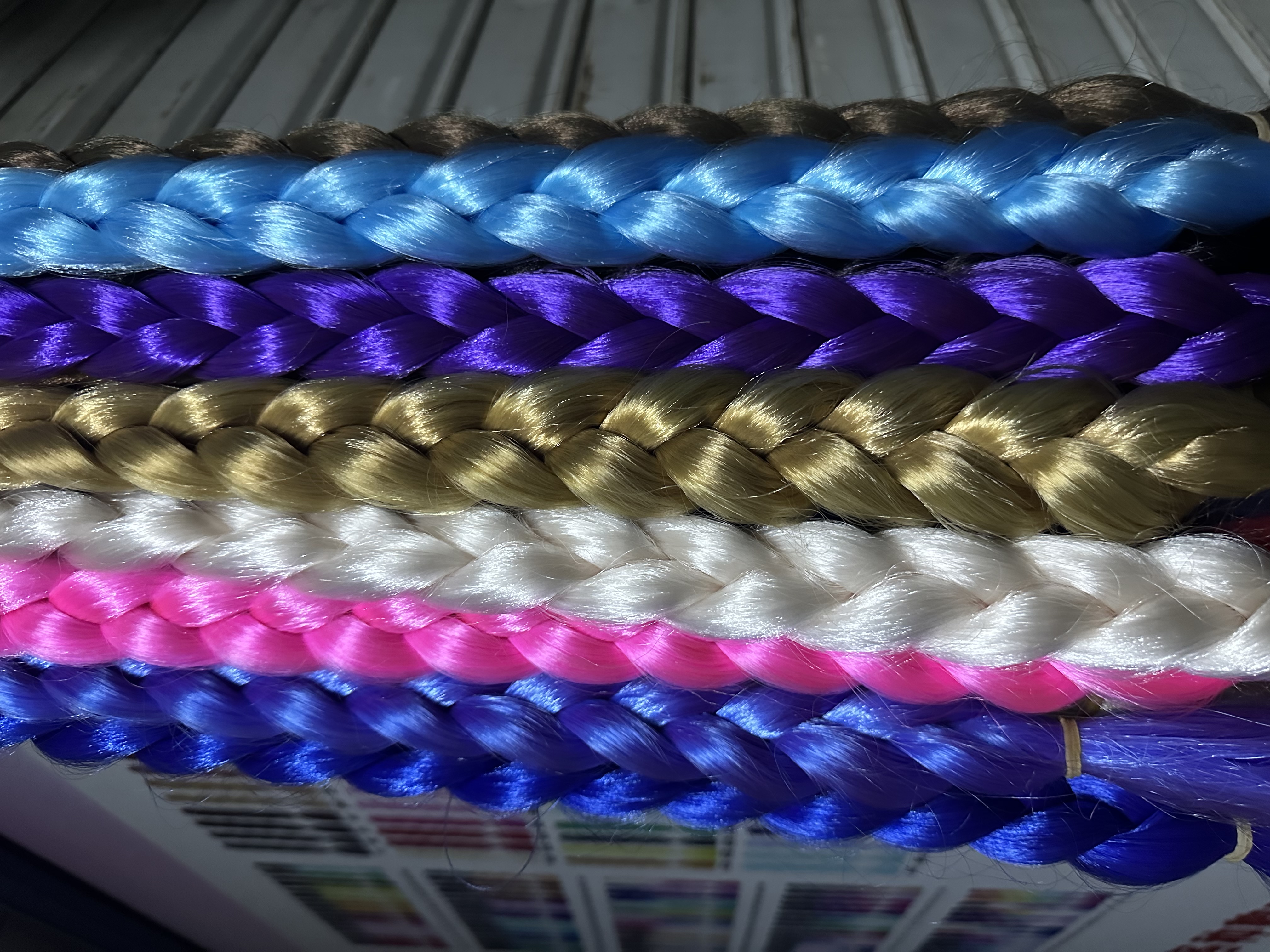 Colored braids for wigs Specification image