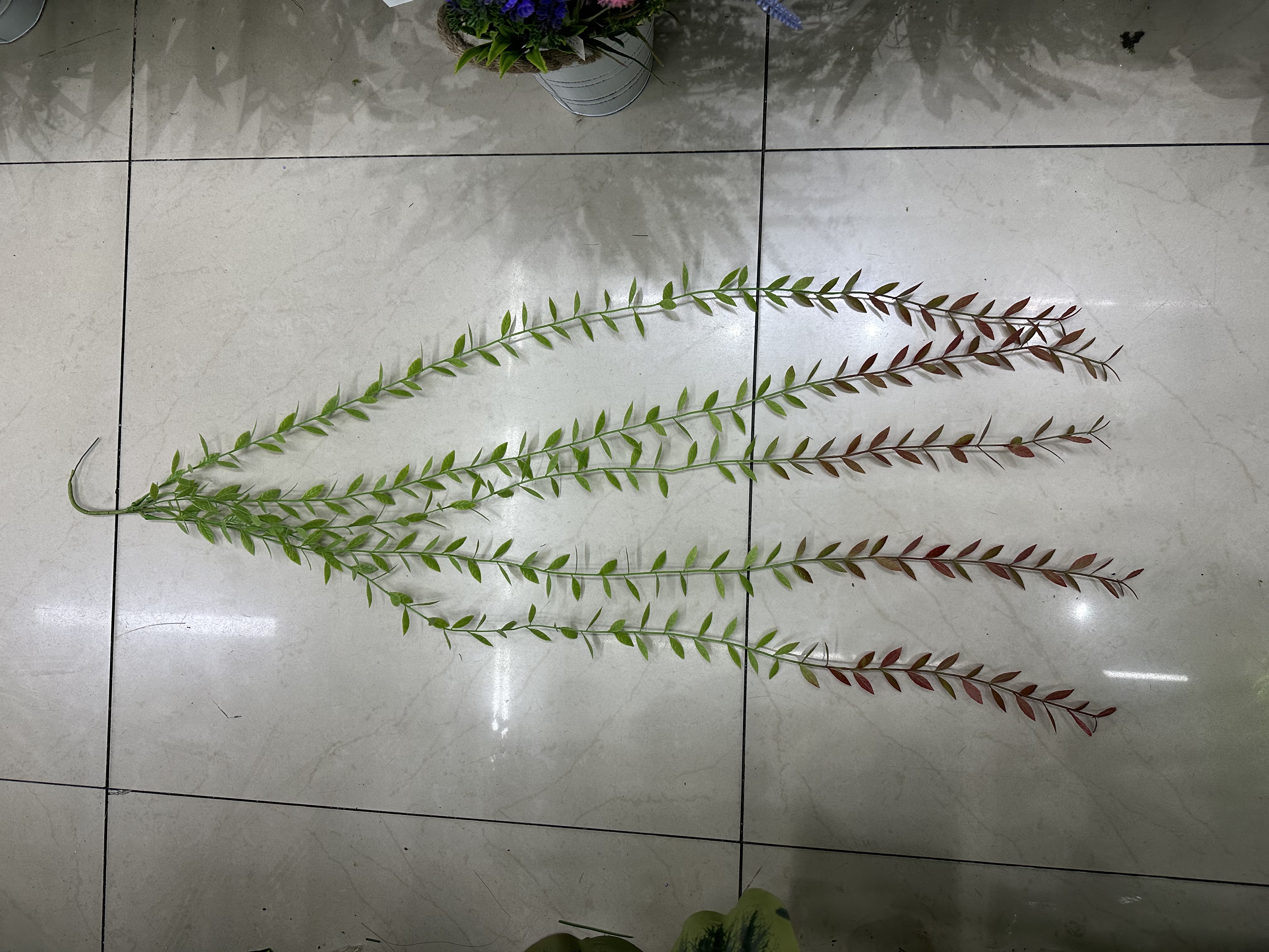 批发仿真蕨类植物壁挂波斯蕨叶婚庆酒吧墙面装饰配材仿真垂吊绿植