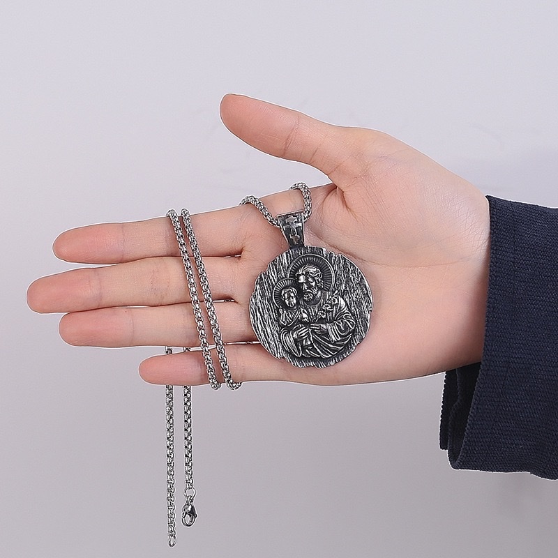 European and American retro pendant pendant figure holding a child, niche light luxury round plate commemorative medal titanium steel necklace, men's stainless steel necklace pic 6