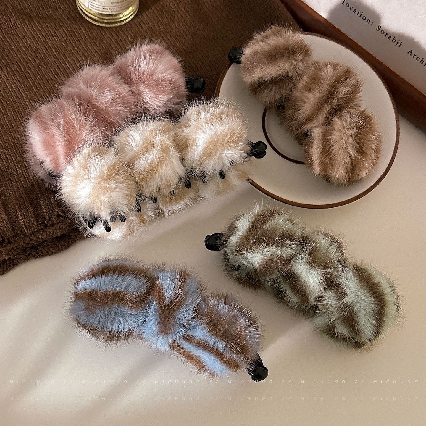 秋冬毛绒球球发夹女2025新款马尾竖夹盘发香蕉夹温柔气质发卡发饰细节图