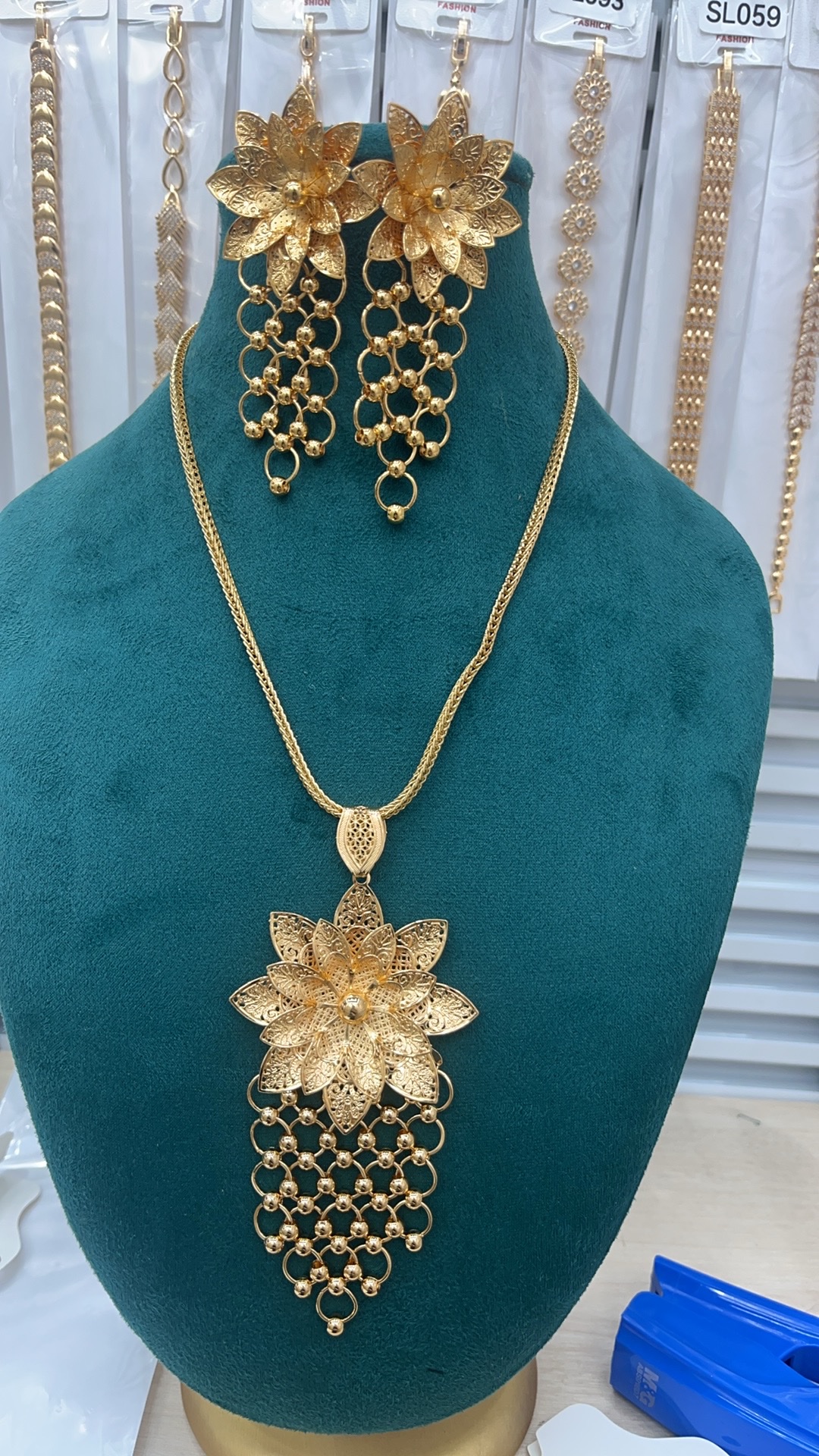 铜两件套水晶锆石瓜链套链头饰时尚饰品配饰女款铜两件套水晶锆石瓜链套链头饰时尚饰品配饰女款铜两件套水晶锆石瓜链套链头饰时尚详情图4