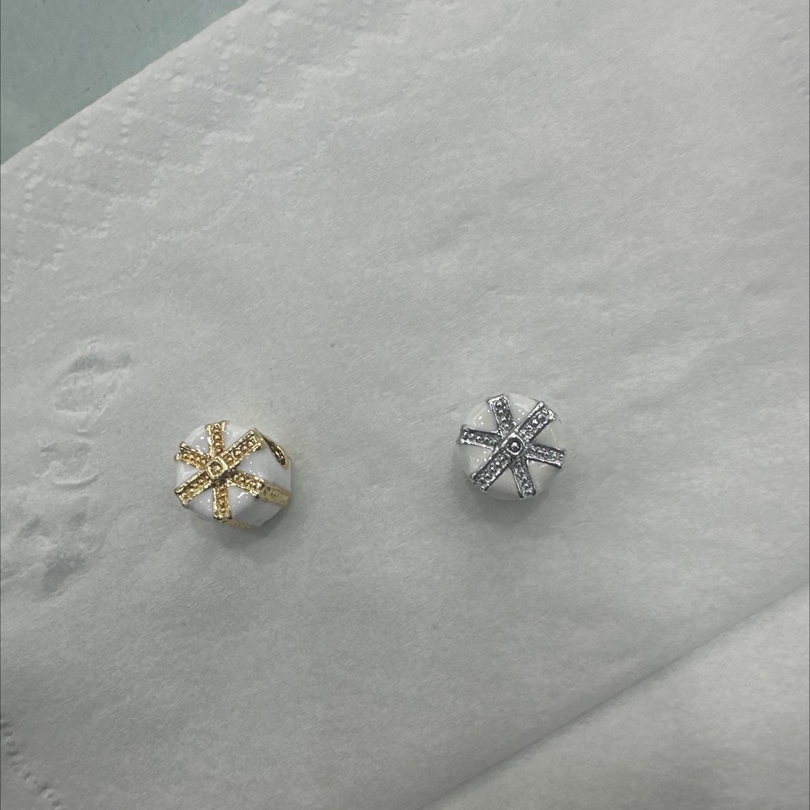 DIY手链饰品配件串珠散珠 礼物盒礼品盒造型珠子 画油滴油饰品配件批发