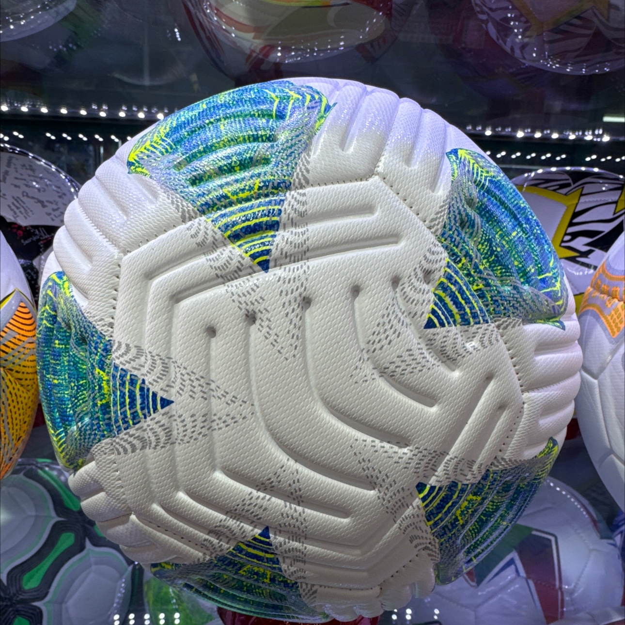 弹力足球飞碟玩具球趣味运动儿童玩具适合户外娱乐多彩款白底实物图