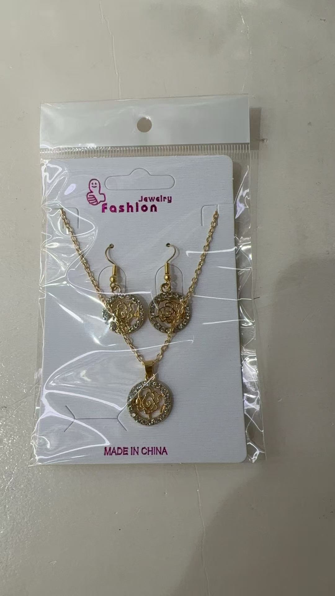 潮流银耳钉耳饰嘻哈风格饰品个性耳环时尚耳饰品搭配潮搭配女款多样选择产品图