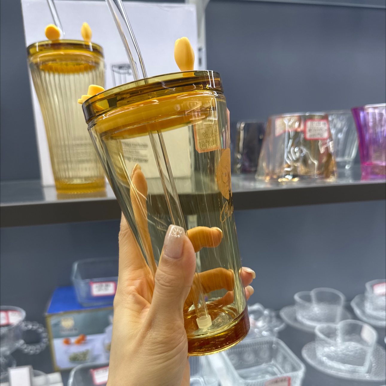 带吸管玻璃水杯细节图