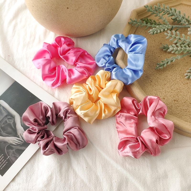 Fashionable accessories: Large intestine hair bands, hair ties, hair bands, versatile hair accessories, hair bundles, hair clips, simple hair accessories, women's hair bands, large intestine hair bands Application Scenario