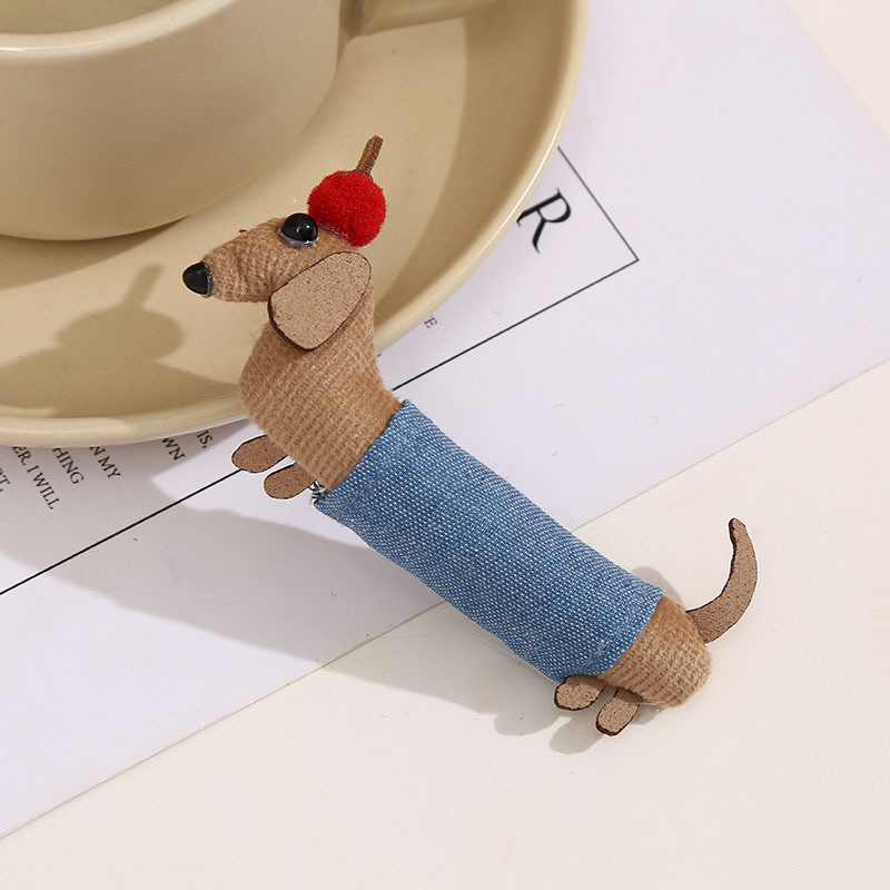 Wholesale of Korean cartoon fabric Dachshund brooches, children's handcrafted accessories, clothes, autumn and winter bag accessories detail image 3