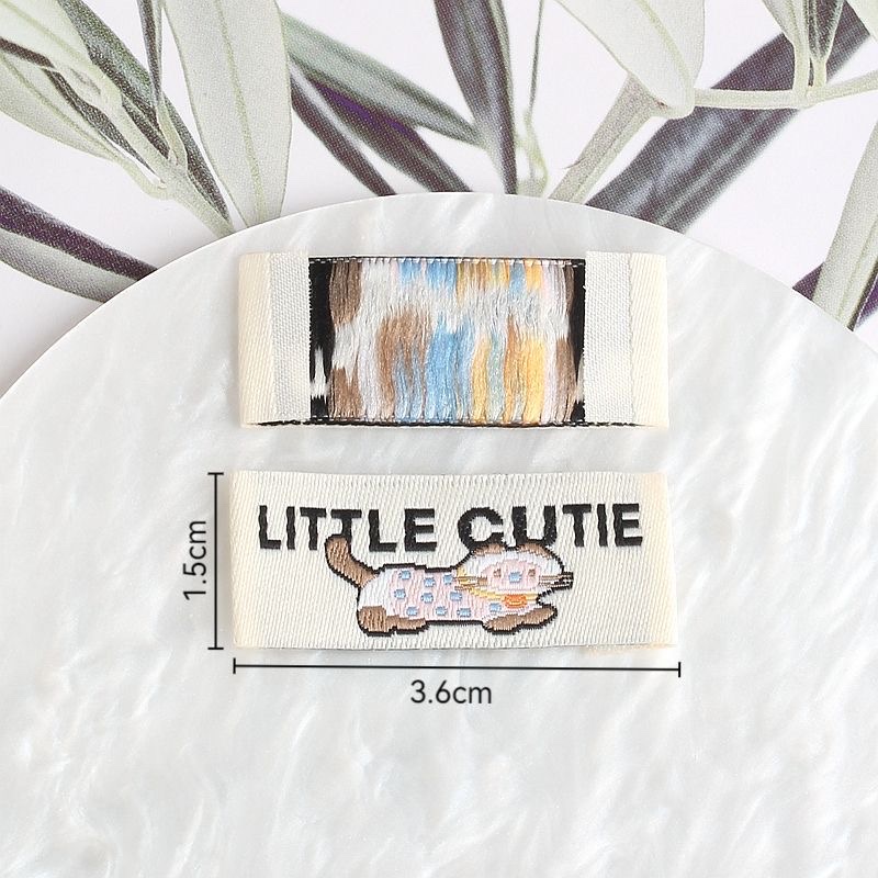 Cute little animal fabric labels, fabric stickers, woven labels, diy decorative bags, hair bands, decorative patches, sewing accessories Application Scenario