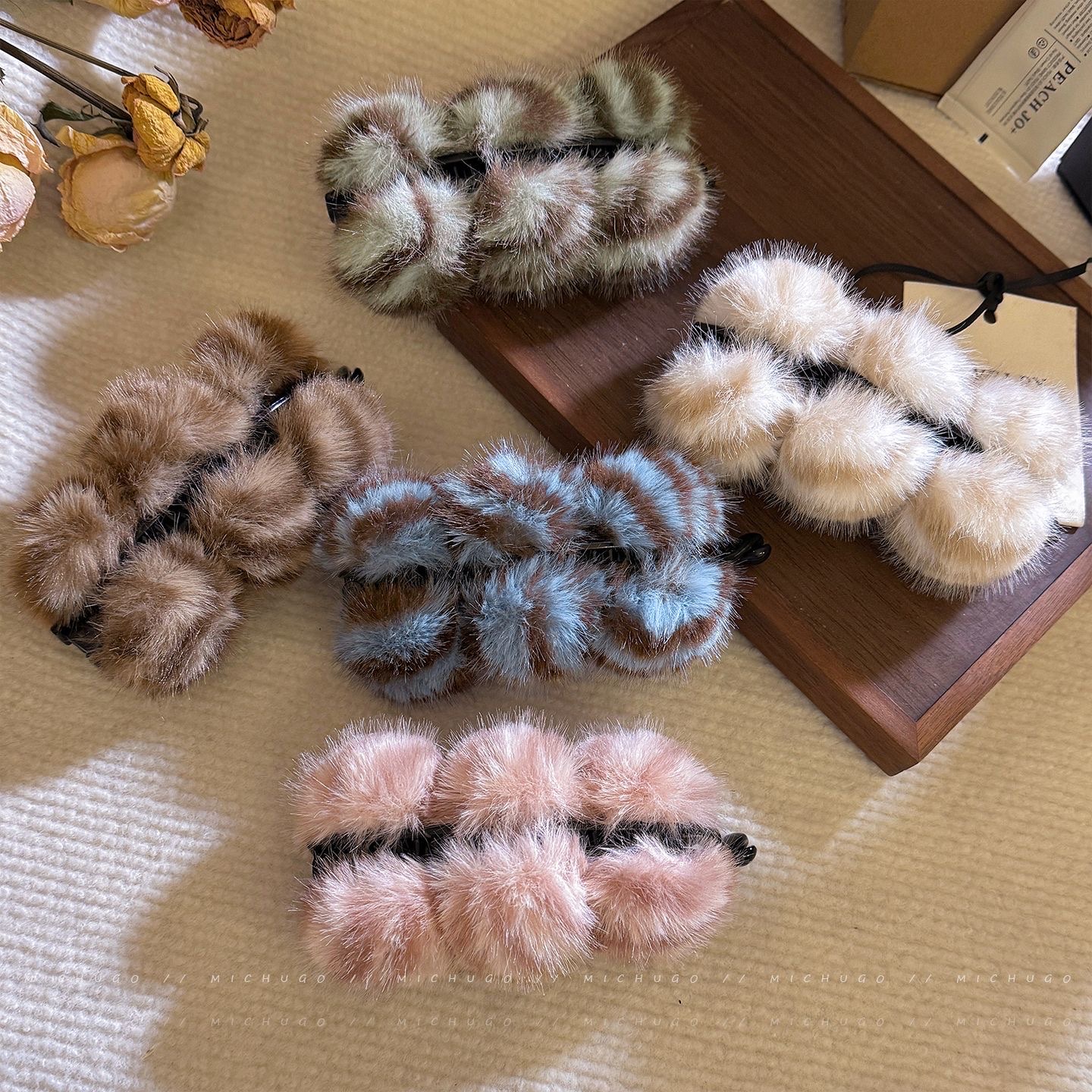 秋冬毛绒球球发夹女2025新款马尾竖夹盘发香蕉夹温柔气质发卡发饰产品图