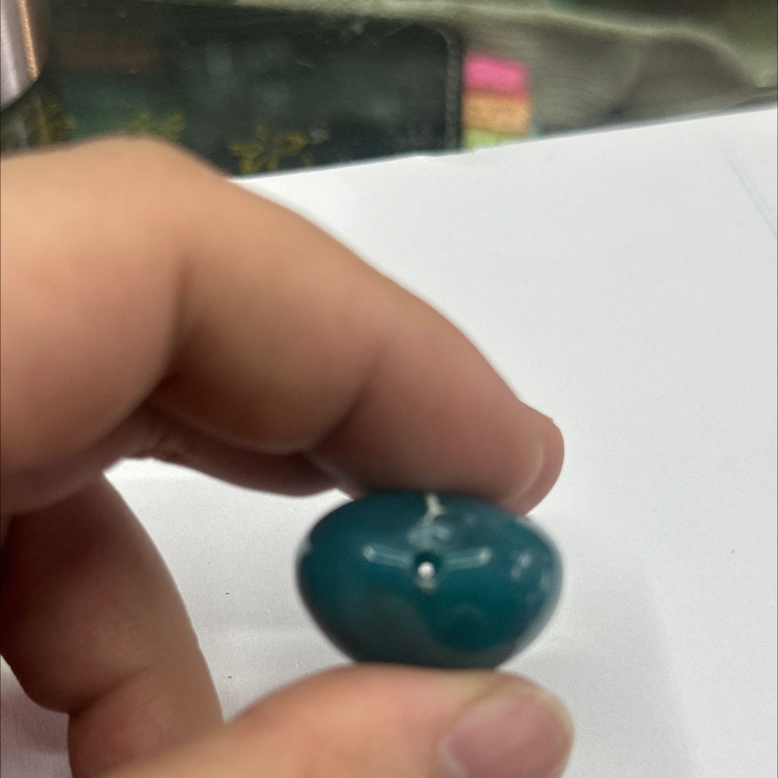 25×28mm acrylic beads, heart-shaped, with green holes Application Scenario