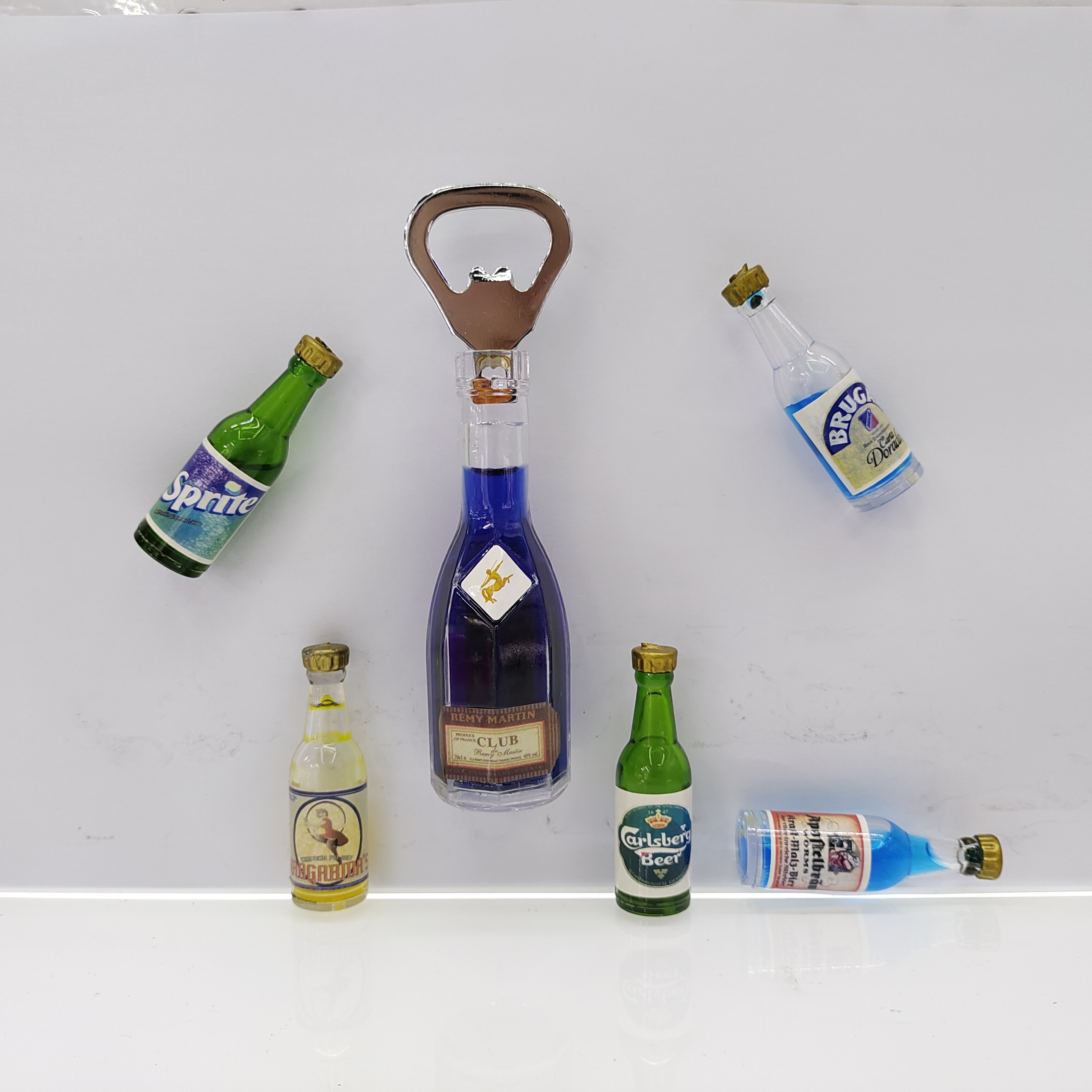 冰箱贴开瓶器 仿真酒瓶冰箱贴酒吧趣味装饰家居装饰 广告宣传活动赠品