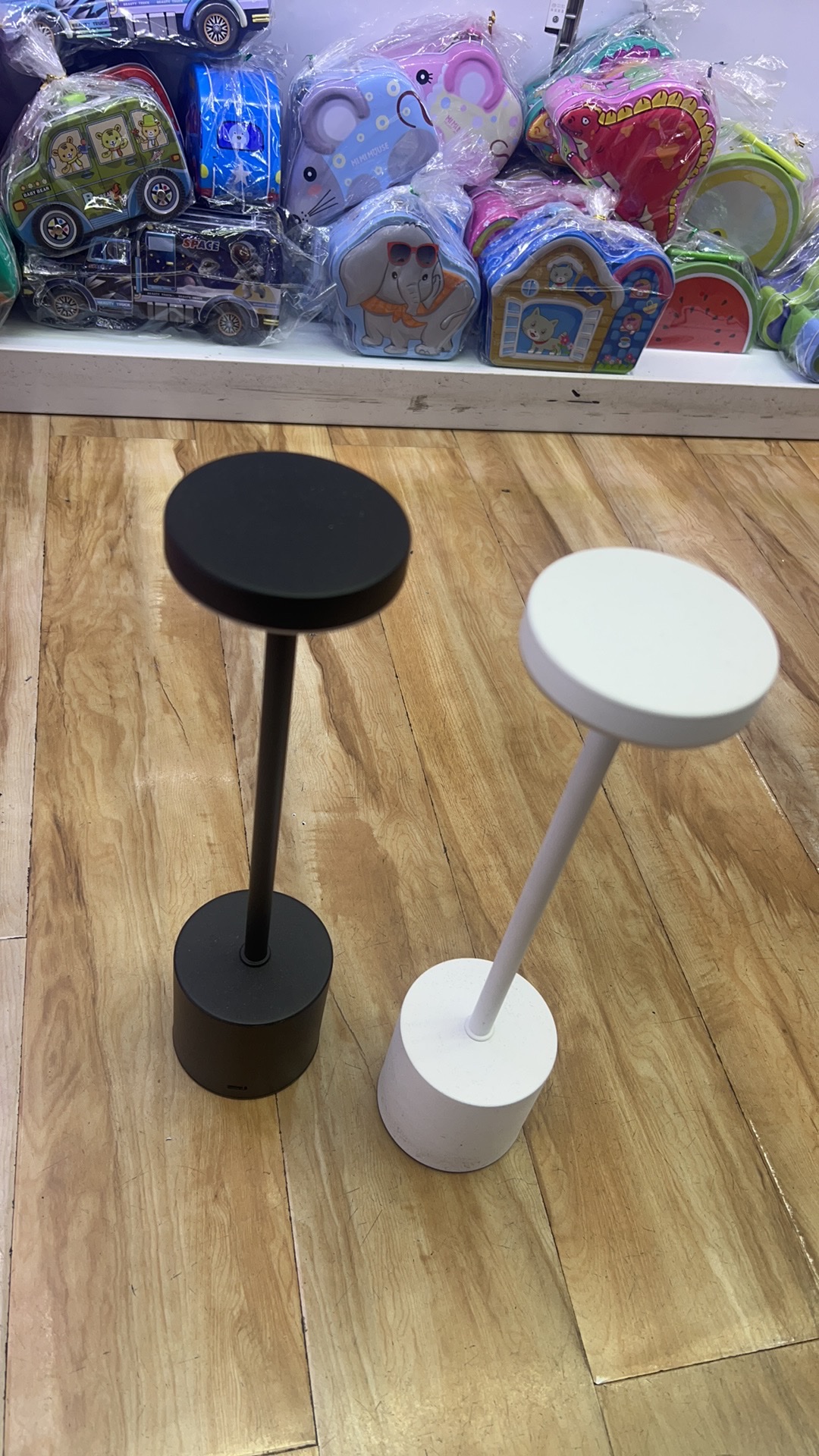 少女百褶北欧风小夜灯 玻璃灯罩氛围灯情人节礼物商务礼品氛围灯商务礼品产品图