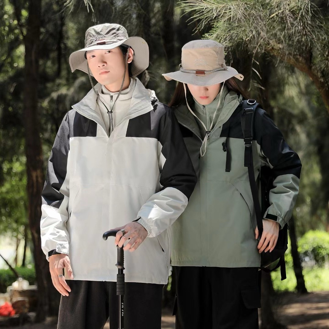 Outdoor three-in-one soft shell down jacket, men's hooded windproof and waterproof mountaineering and hiking sportswear, three-in-one down jacket