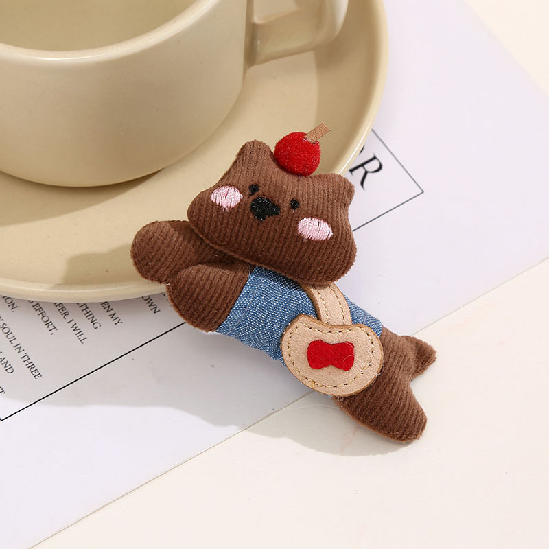 Wholesale of Korean cartoon fabric Dachshund brooches, children's handcrafted accessories, clothes, autumn and winter bag accessories detail image 8