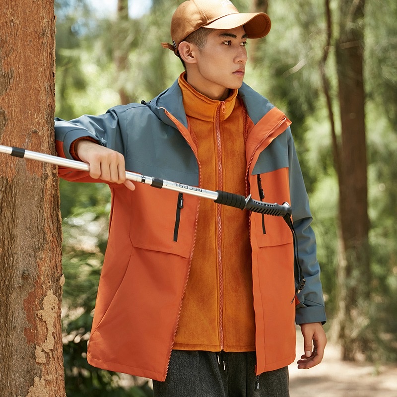 Outdoor three-in-one down jacket, men's hooded soft shell windproof and waterproof multi-functional mountaineering suit, sports jacket, down jacket, men's hooded down jacket, outdoor detail image 3