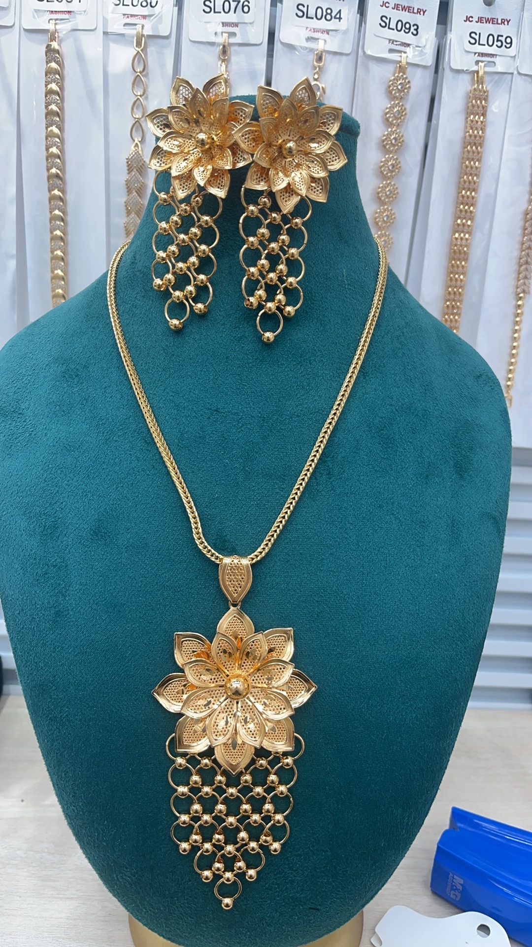 铜两件套水晶锆石瓜链套链头饰时尚饰品配饰女款铜两件套水晶锆石瓜链套链头饰时尚饰品配饰女款铜两件套水晶锆石瓜链套链头饰时尚详情图3