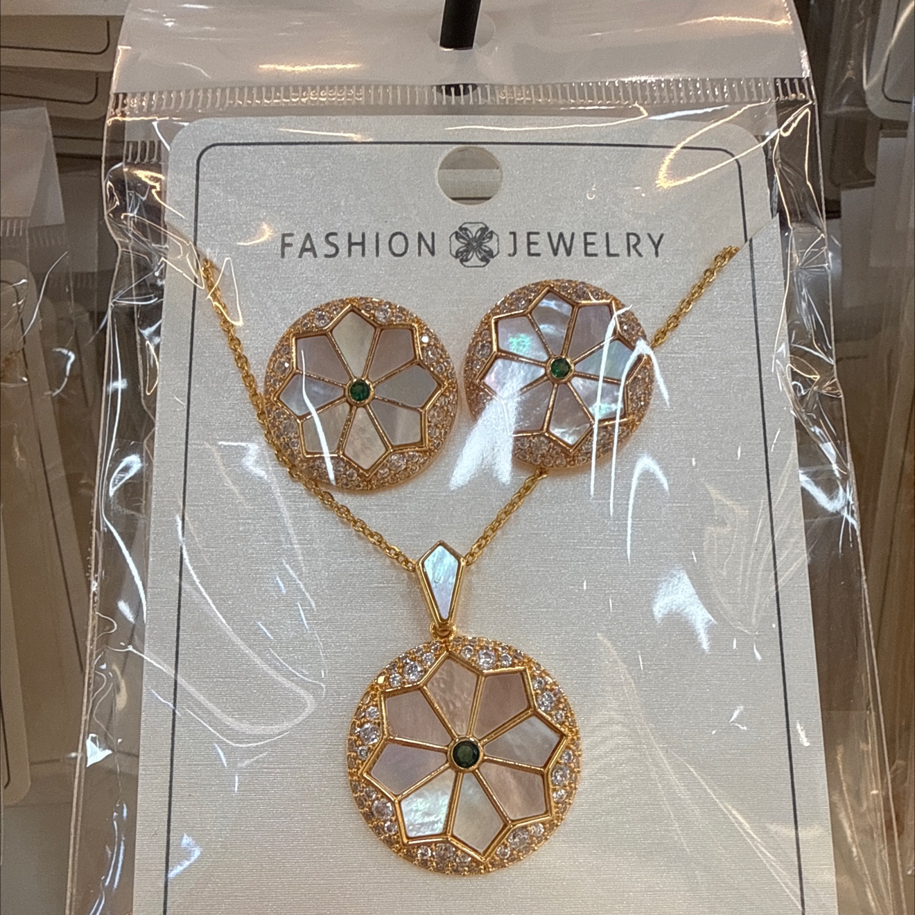 时尚珠宝女款金色手饰塑料海龟饰品珍珠项链礼盒天然石项链搭配精品