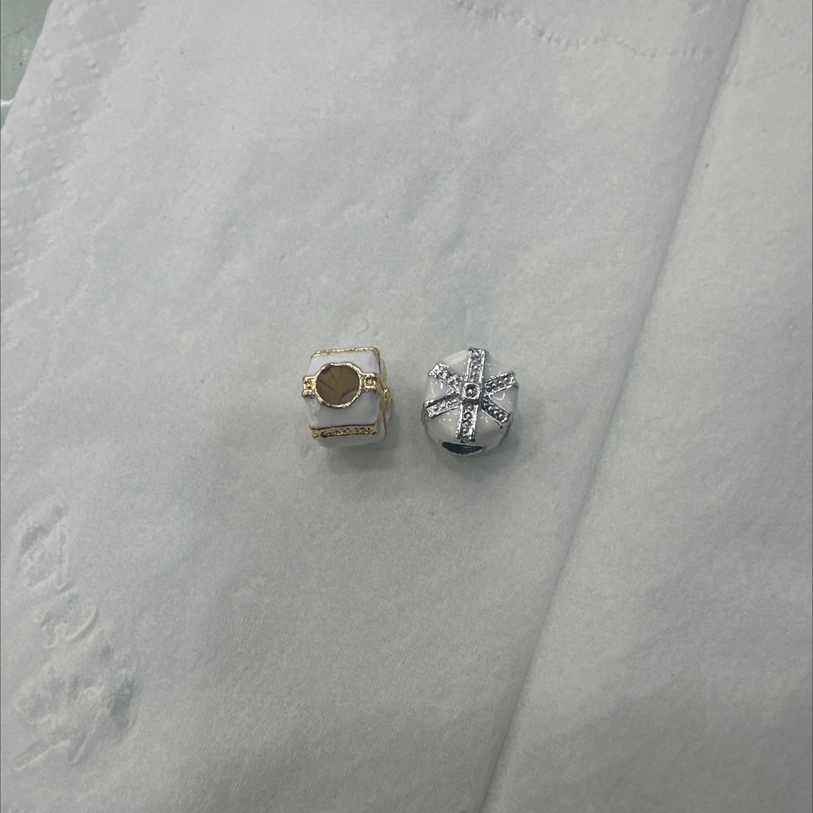 DIY手链饰品配件串珠散珠 礼物盒礼品盒造型珠子 画油滴油饰品配件批发细节图