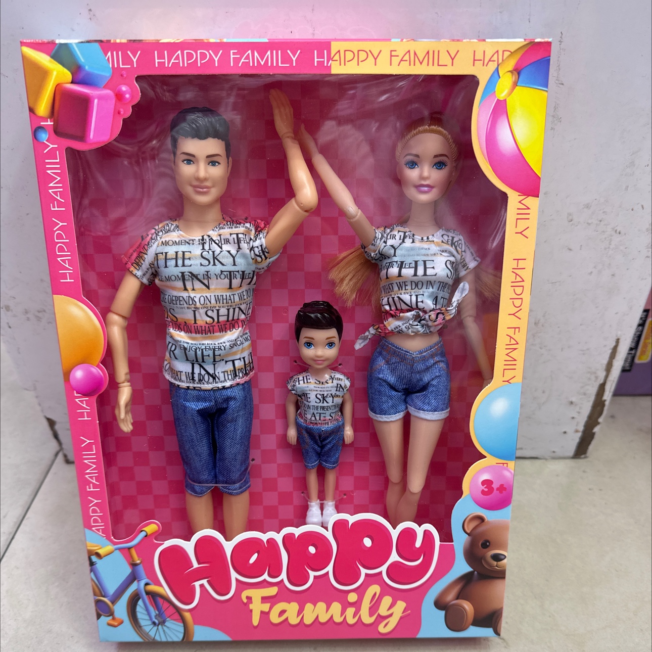 一家三口盒装亲子装。2个大娃娃身体关节可以活动。小娃娃实心。芭比娃娃玩具详情图2