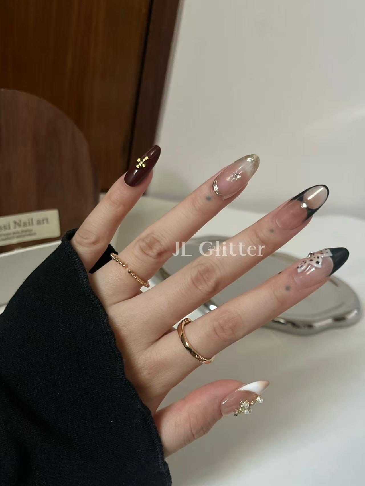 JL Glitter Champagne high-end Pure handcrafted Wearable Armor, light luxury style, niche nail art with carved patterns, retro wearable armor detail image 4