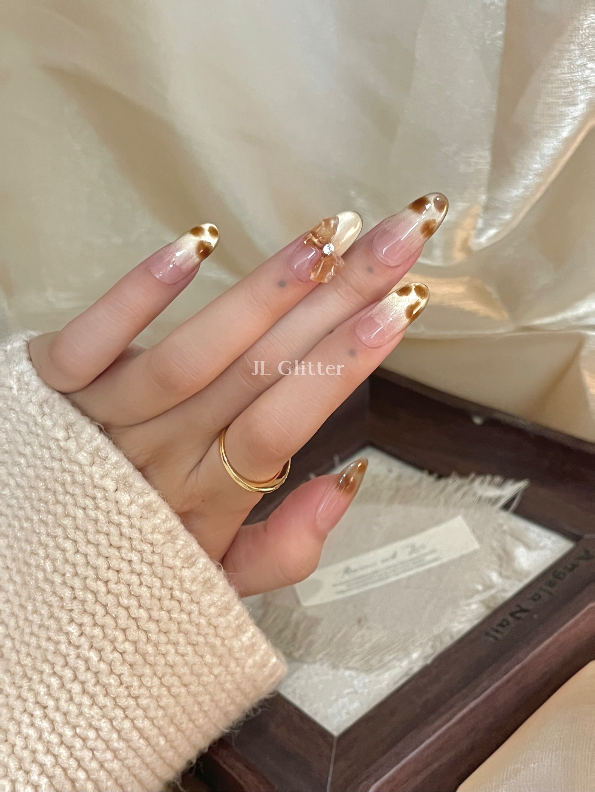 JL Glitter handcrafted wearing armor, French bow nail art, cat's eye, leopard print, autumn and winter wearing armor details Picture