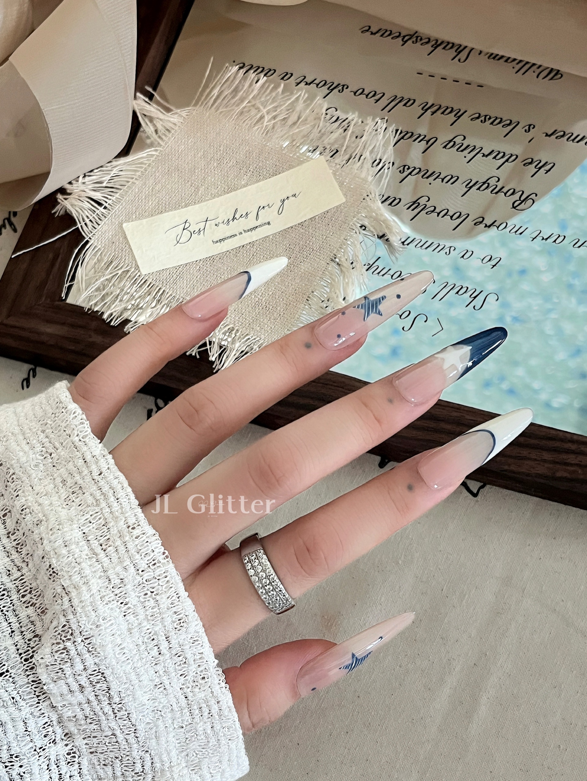 JL Glitter Blue Pure Handcrafted Wearable Nail Polish Long French Nail Polish Blue Star Whitening High-end Wearable Nail polish details Picture