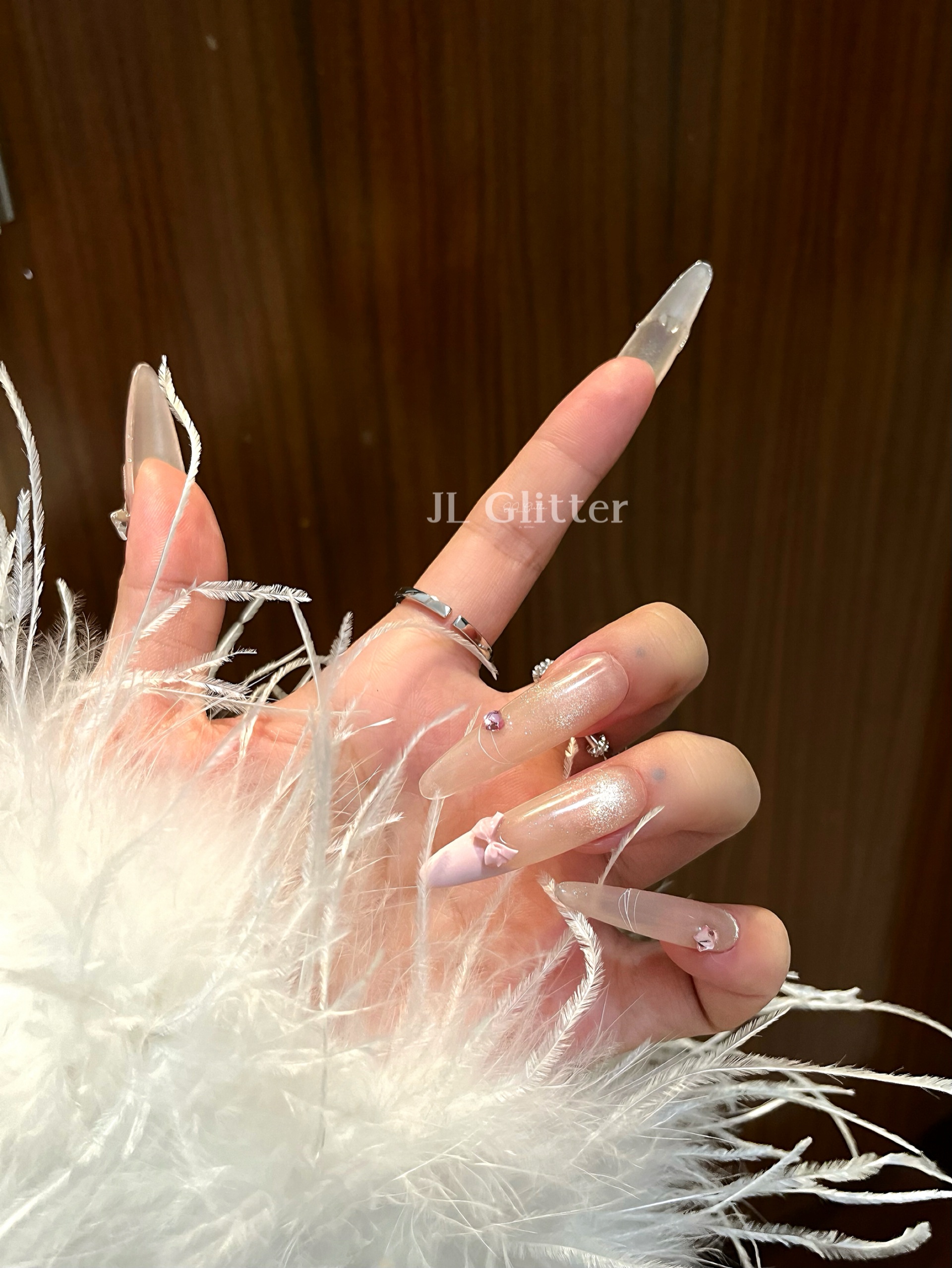 JL Glitter Gentle style pure handcrafted wearable nail design High-end nail art pink elegant cat-eye wearable nail Application Scenario