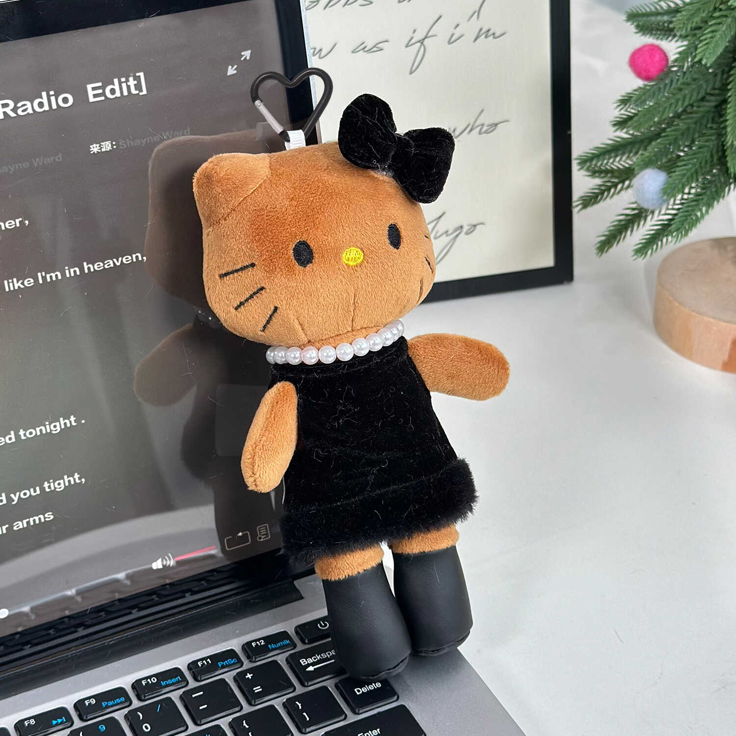 Foreign trade cross-border plush toy pendants, long-legged KT pendants, dress-up doll bag pendants, keychain dolls, cute plush doll pendants, doll fabric pendants, gift figurines, doll plush doll pendants, pendant dolls details Picture