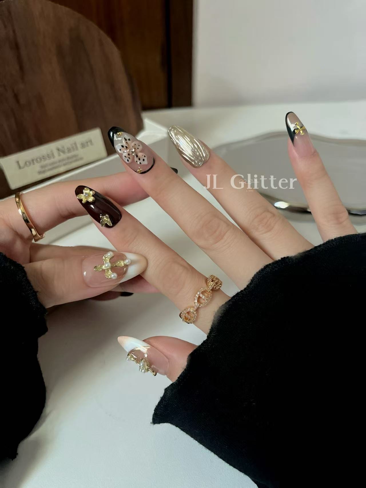 JL Glitter Champagne high-end Pure handcrafted Wearable Armor, light luxury style, niche nail art with carved patterns, retro wearable armor