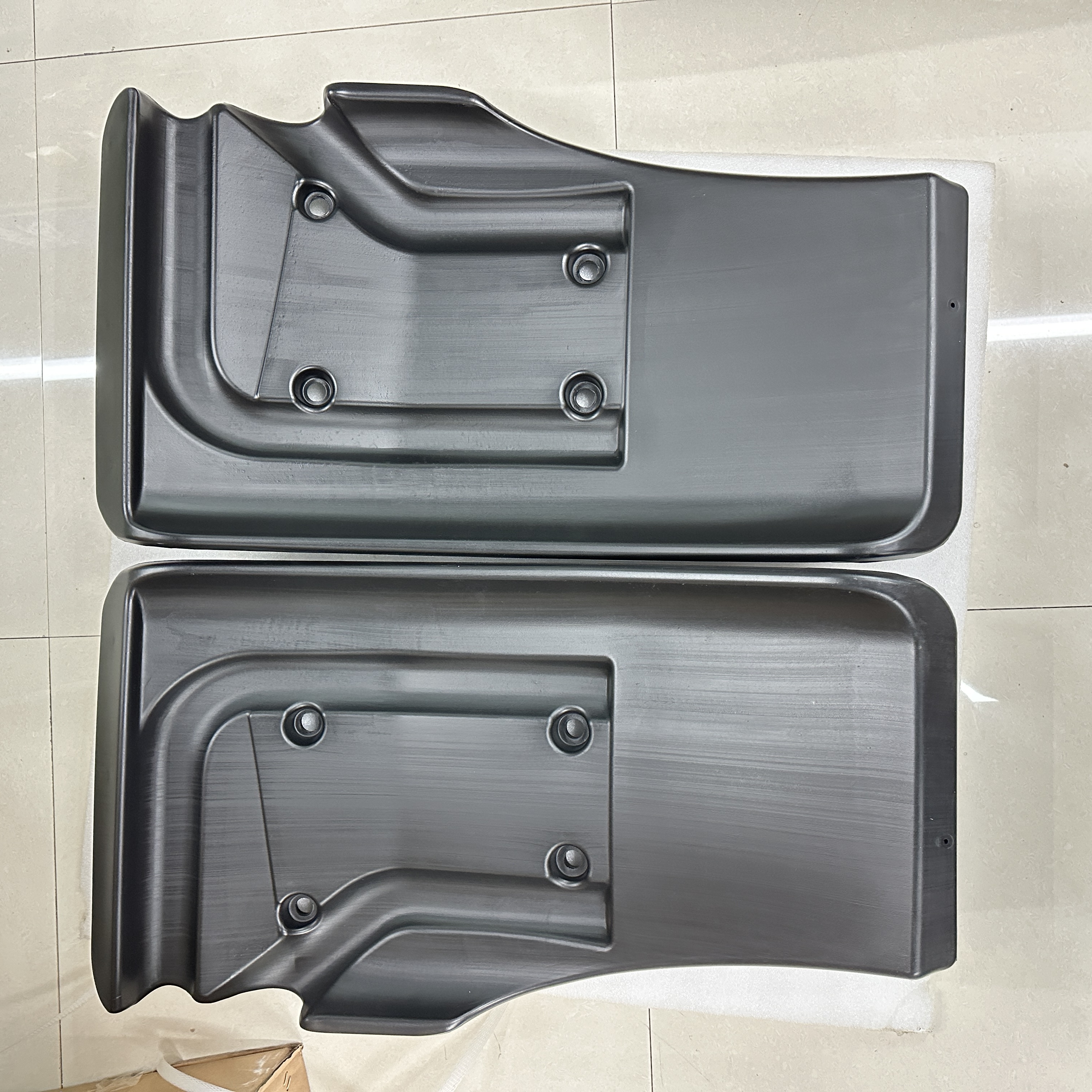 The construction machinery parts are suitable for JCB JCB two-end busbar engine mudguards 123/03171 123/03172 12303171 1230317 Application Scenario