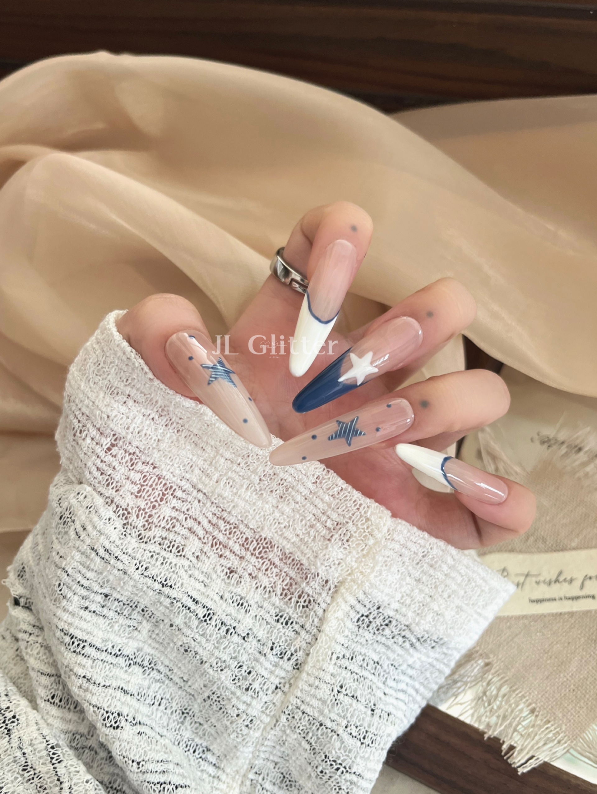 JL Glitter Blue Pure Handcrafted Wearable Nail Polish Long French Nail Polish Blue Star Whitening High-end Wearable Nail polish Specification image