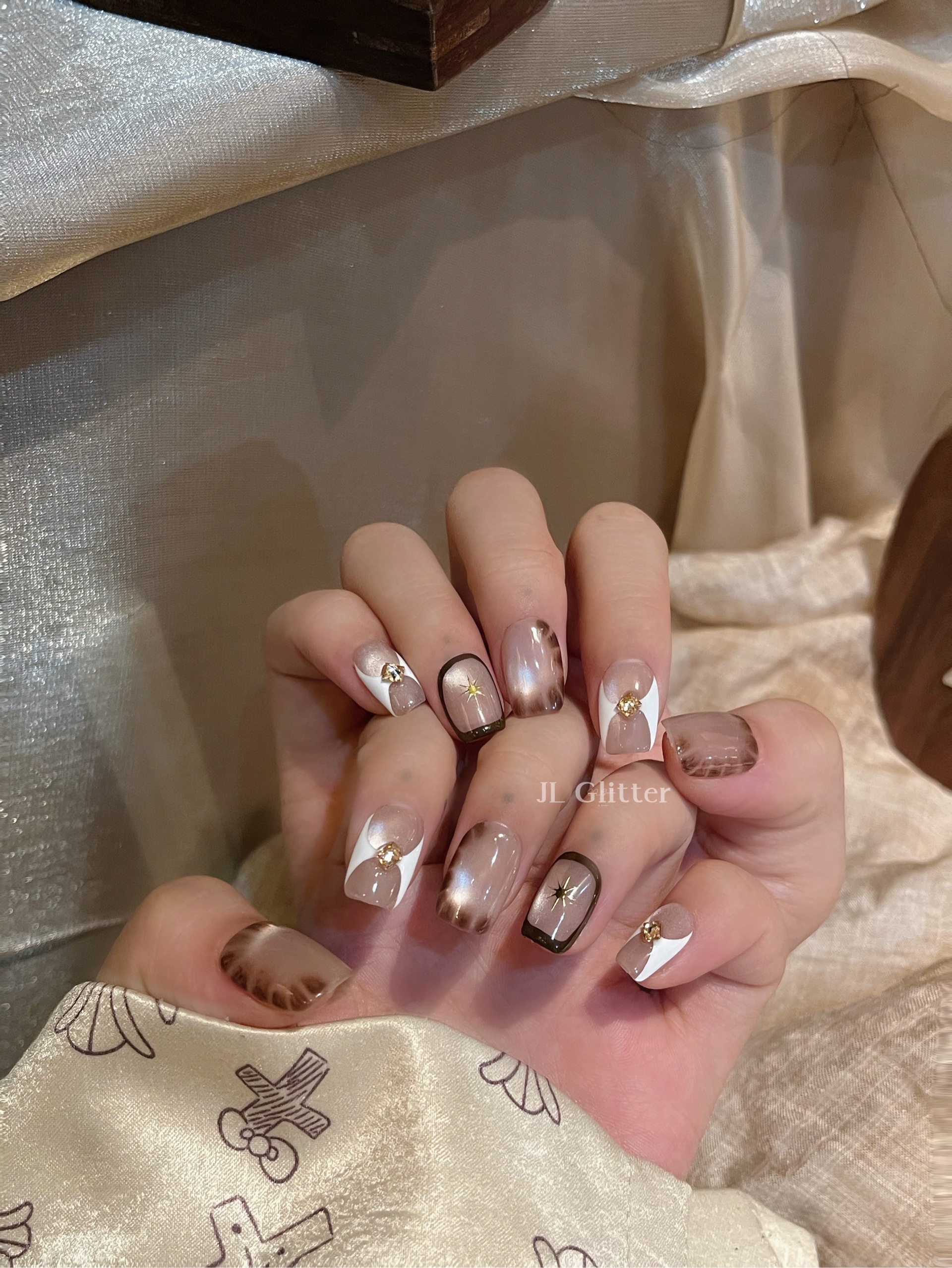 JL Glitter high-end handcrafted wearable armor, with a dazzling and elegant nail art gradient, is an exquisite autumn and winter collection details Picture