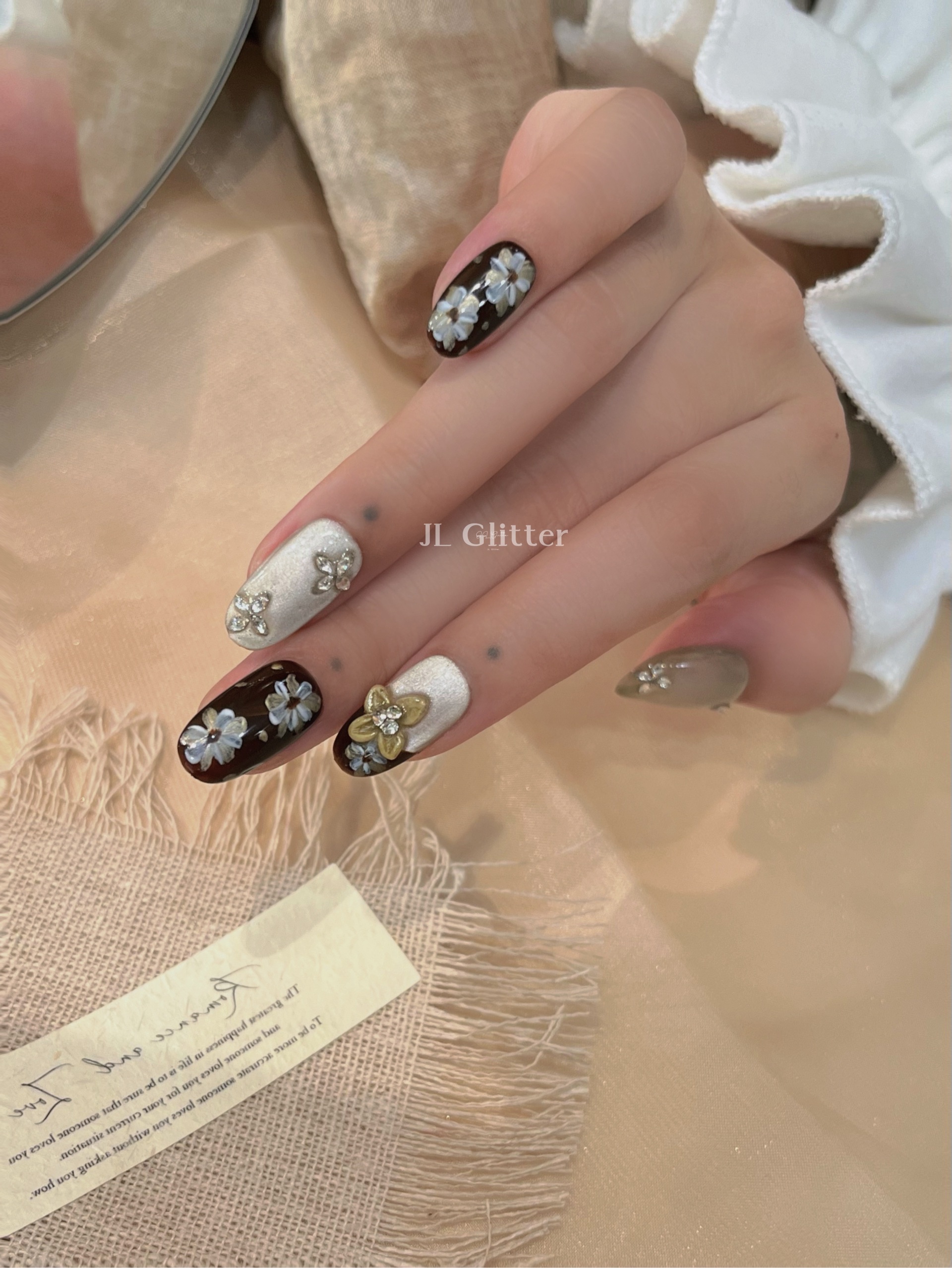 JL Glitter handcrafted wearable Armor: Shiny cat-eye small flower nail art, three-dimensional carved high-end whitening wearable armor Specification image