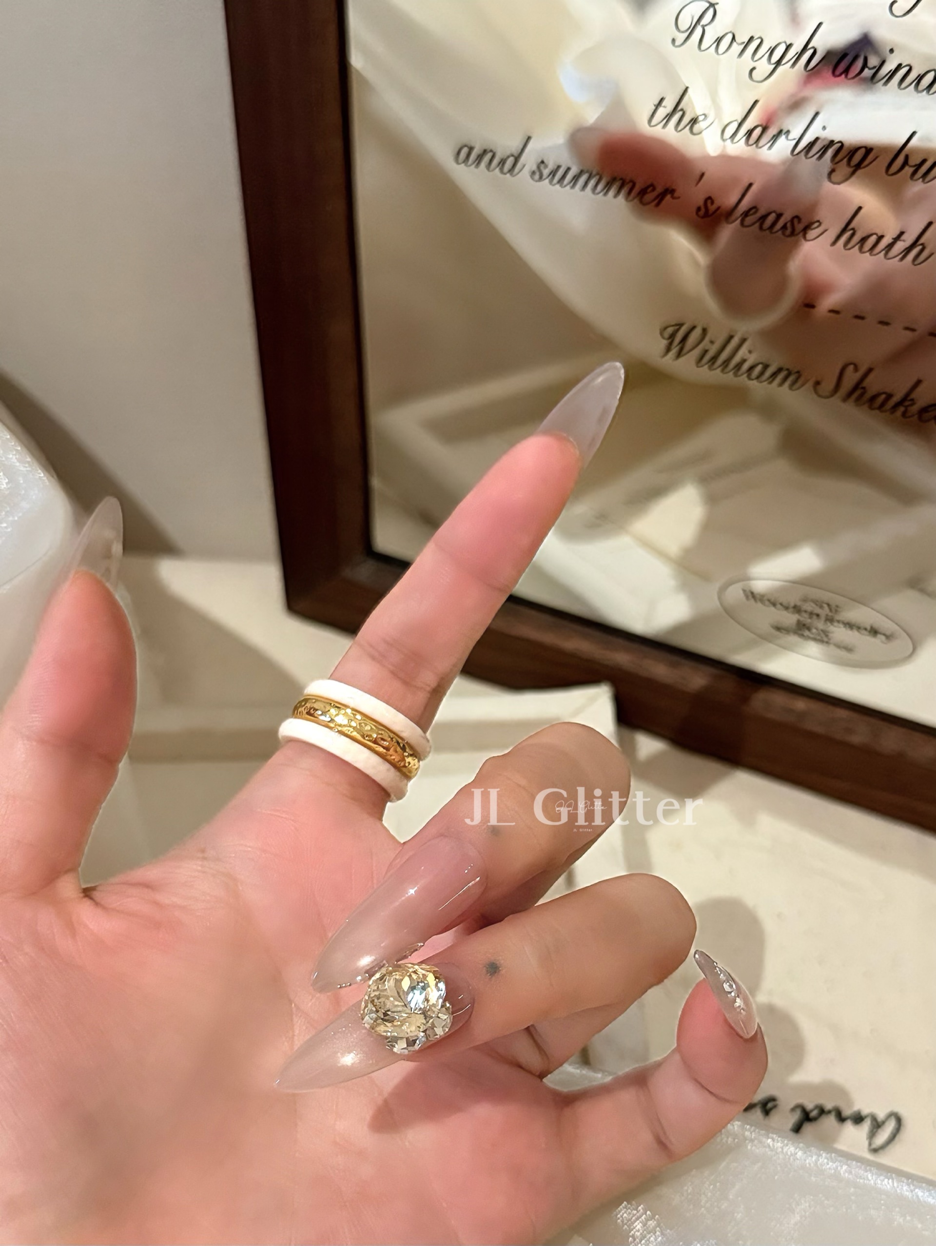 JL Glitter gentle, pure handcrafted wearing armor, light luxury, small diamonds, ins whitening nail art, nude pointed tip wearing armor detail image 6