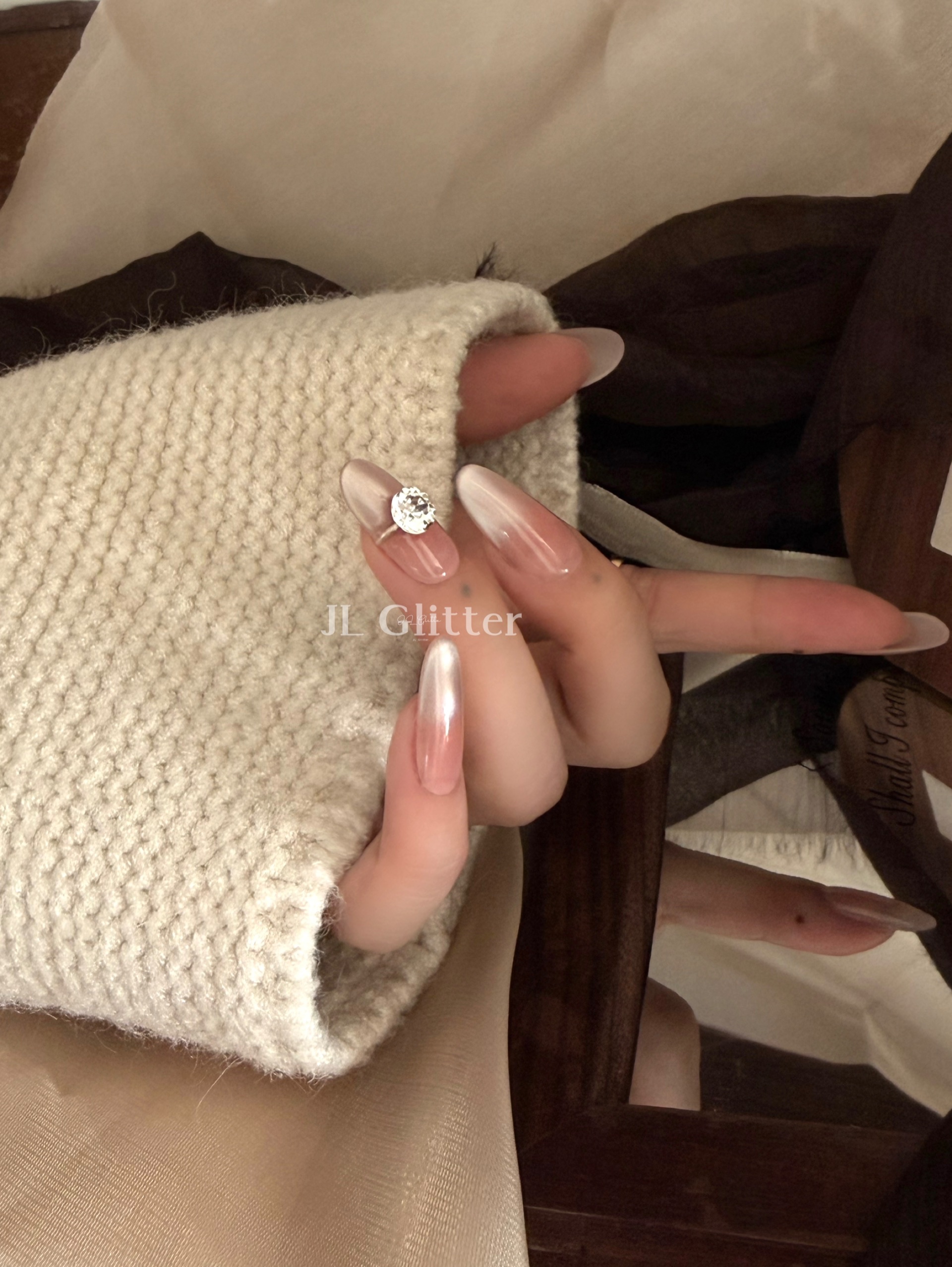 JL Glitter delicado puro handwearing uñas temperamento explosivo brillo ojo de gato manicura suave avanzada gran diamante wearing uñas Item Picture