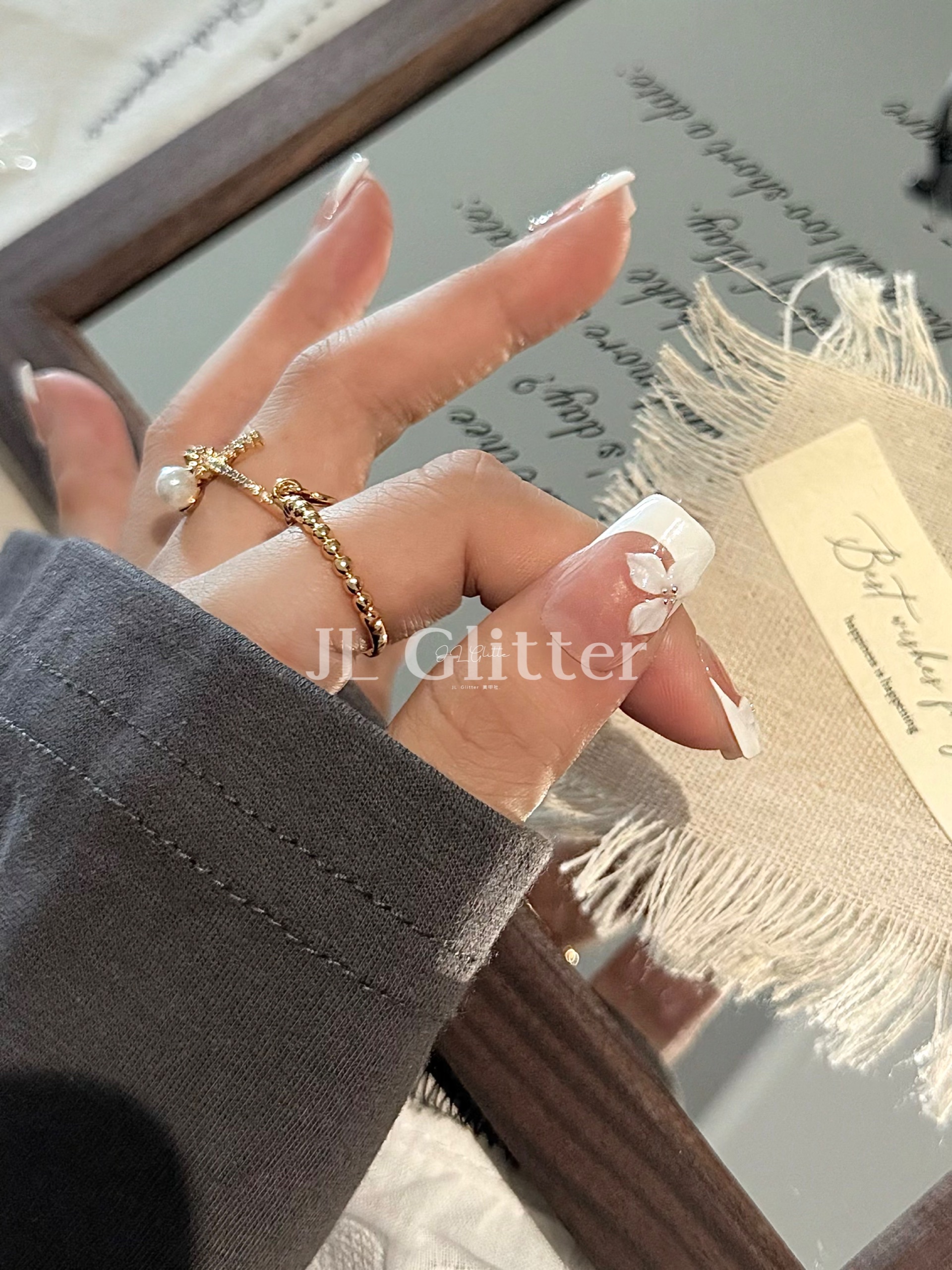 JL Glitter's new pure handcrafted wearable nail, featuring French carved nail art, is a light luxury and high-end whitening wearable nail detail image 6